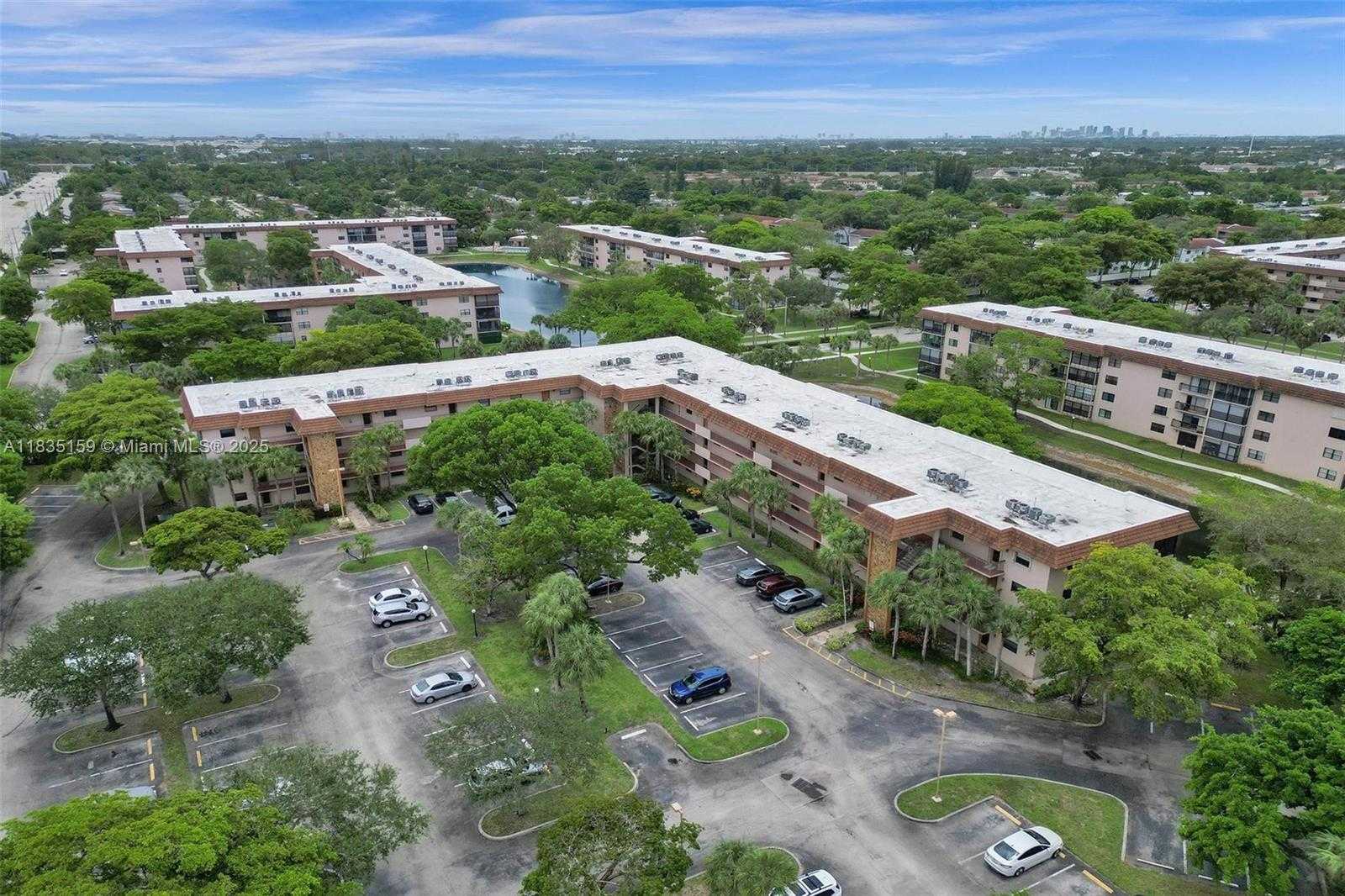 Small Image of 4965 EAST SABAL PALM BLVD #207, Tamarac Number 48