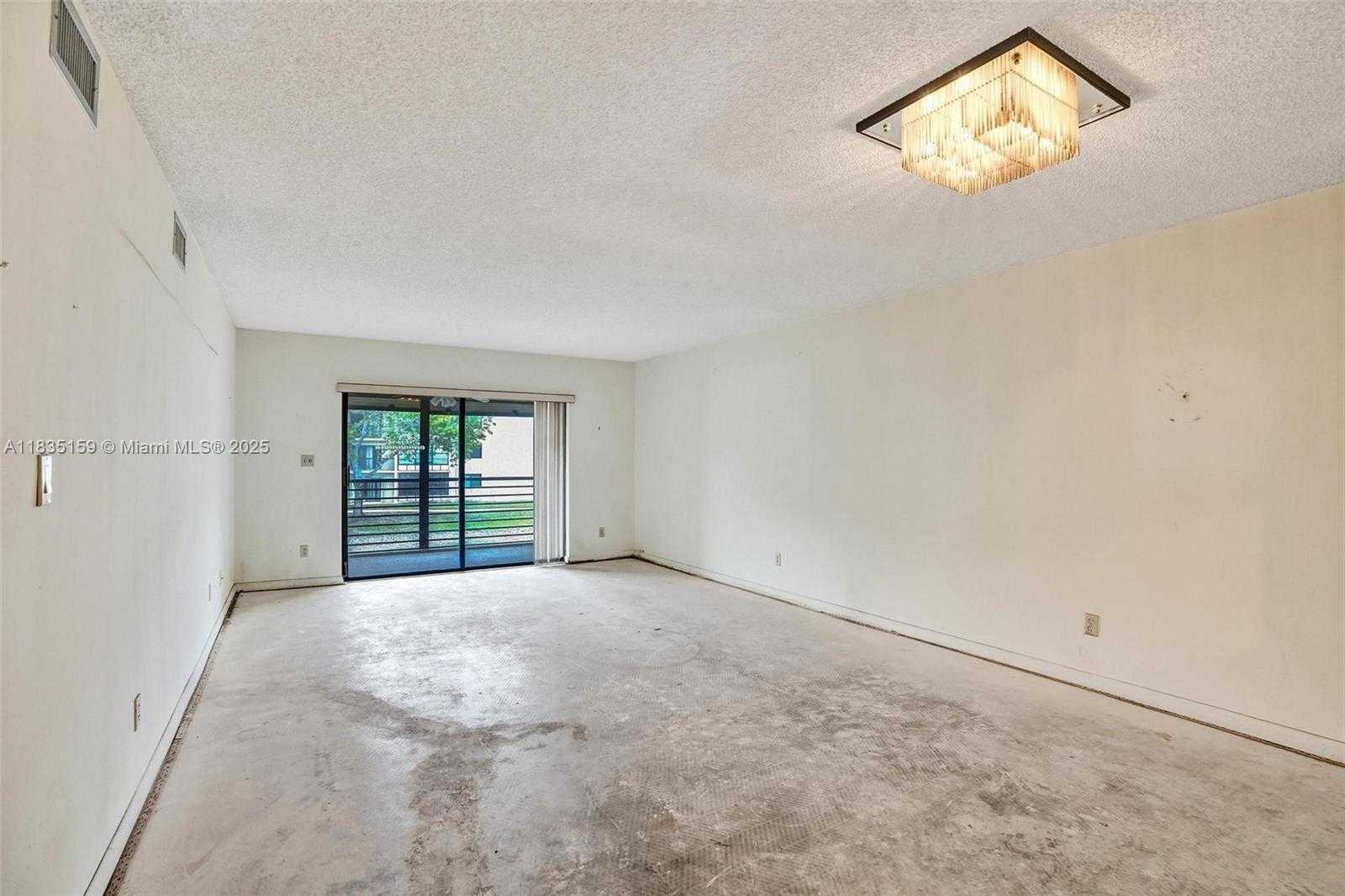 Small Image of 4965 EAST SABAL PALM BLVD #207, Tamarac Number 6