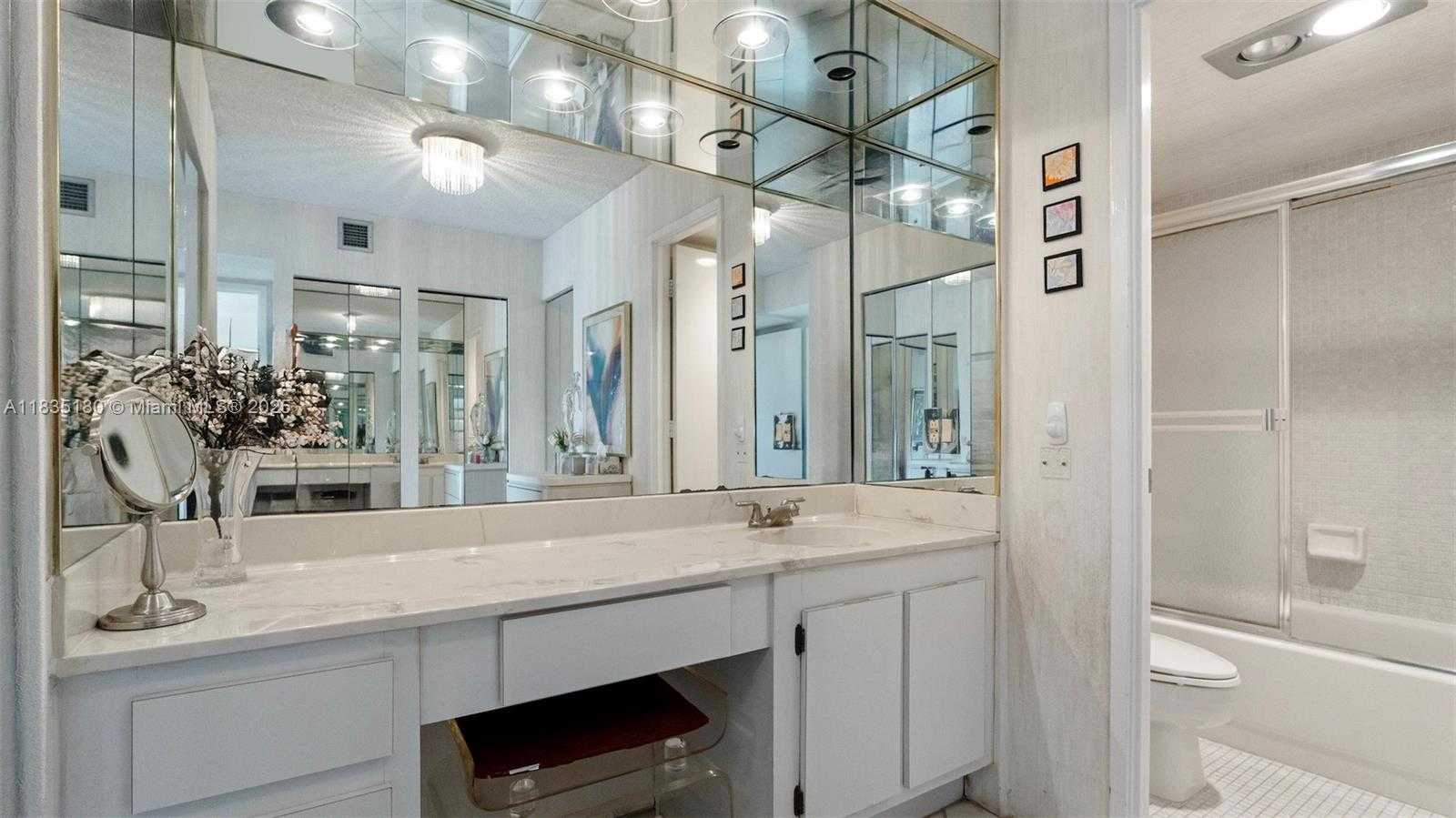 Small Image of 3701 NORTH COUNTRY CLUB DR #606, Aventura Number 14