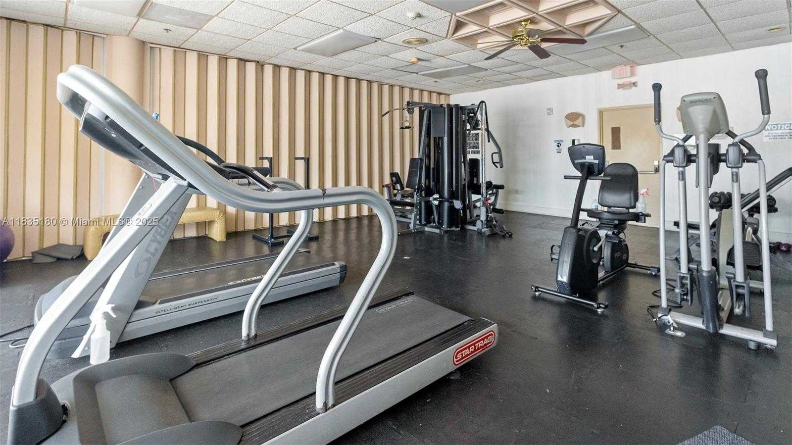 Small Image of 3701 NORTH COUNTRY CLUB DR #606, Aventura Number 32