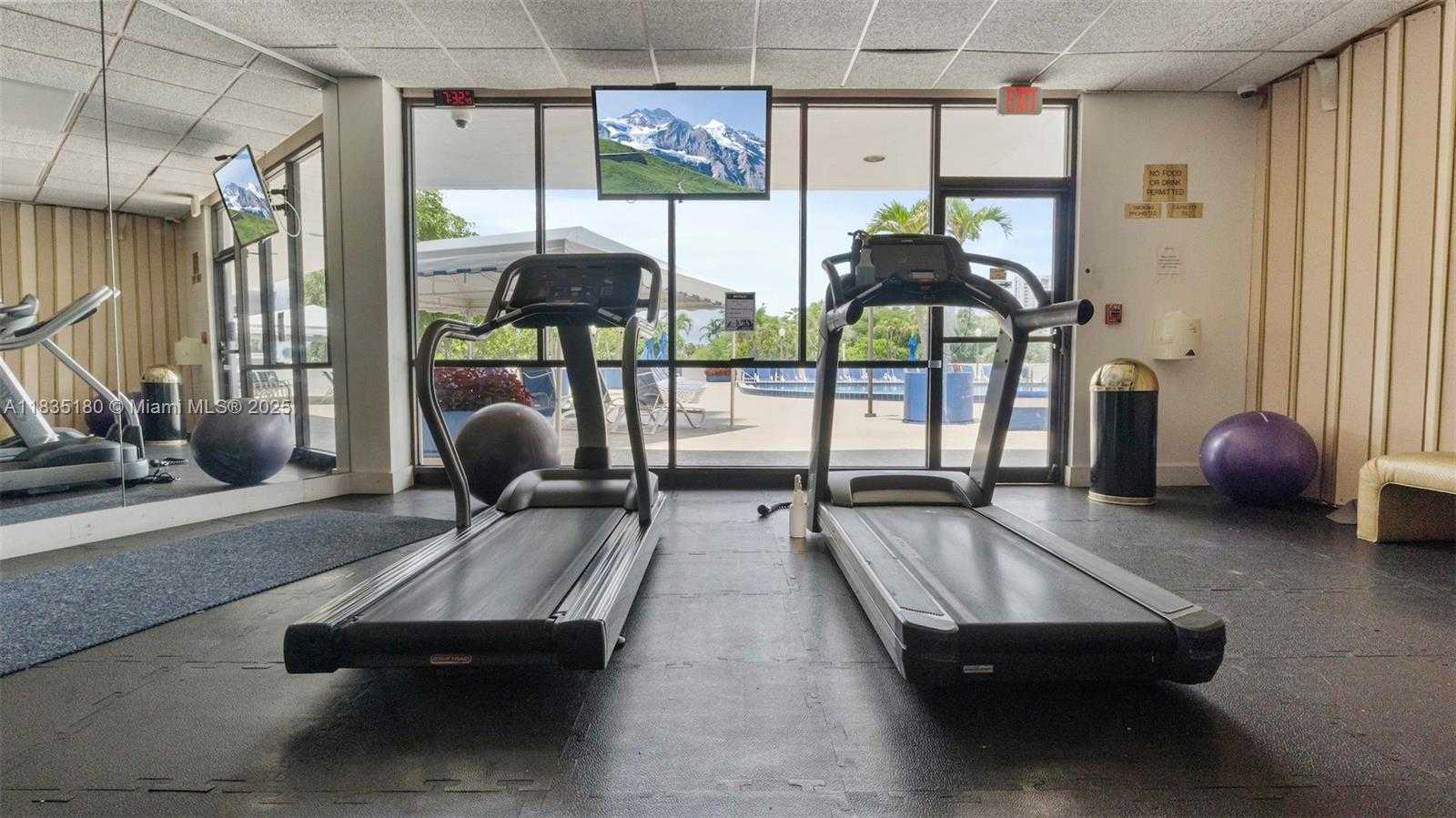 Small Image of 3701 NORTH COUNTRY CLUB DR #606, Aventura Number 33