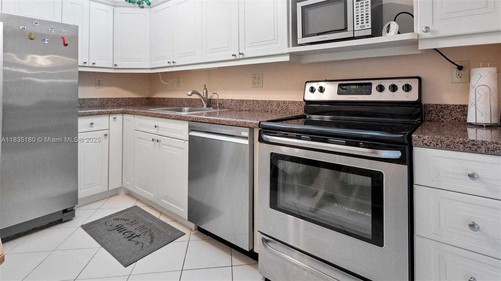 Small Image of 3701 NORTH COUNTRY CLUB DR #606, Aventura Number 7
