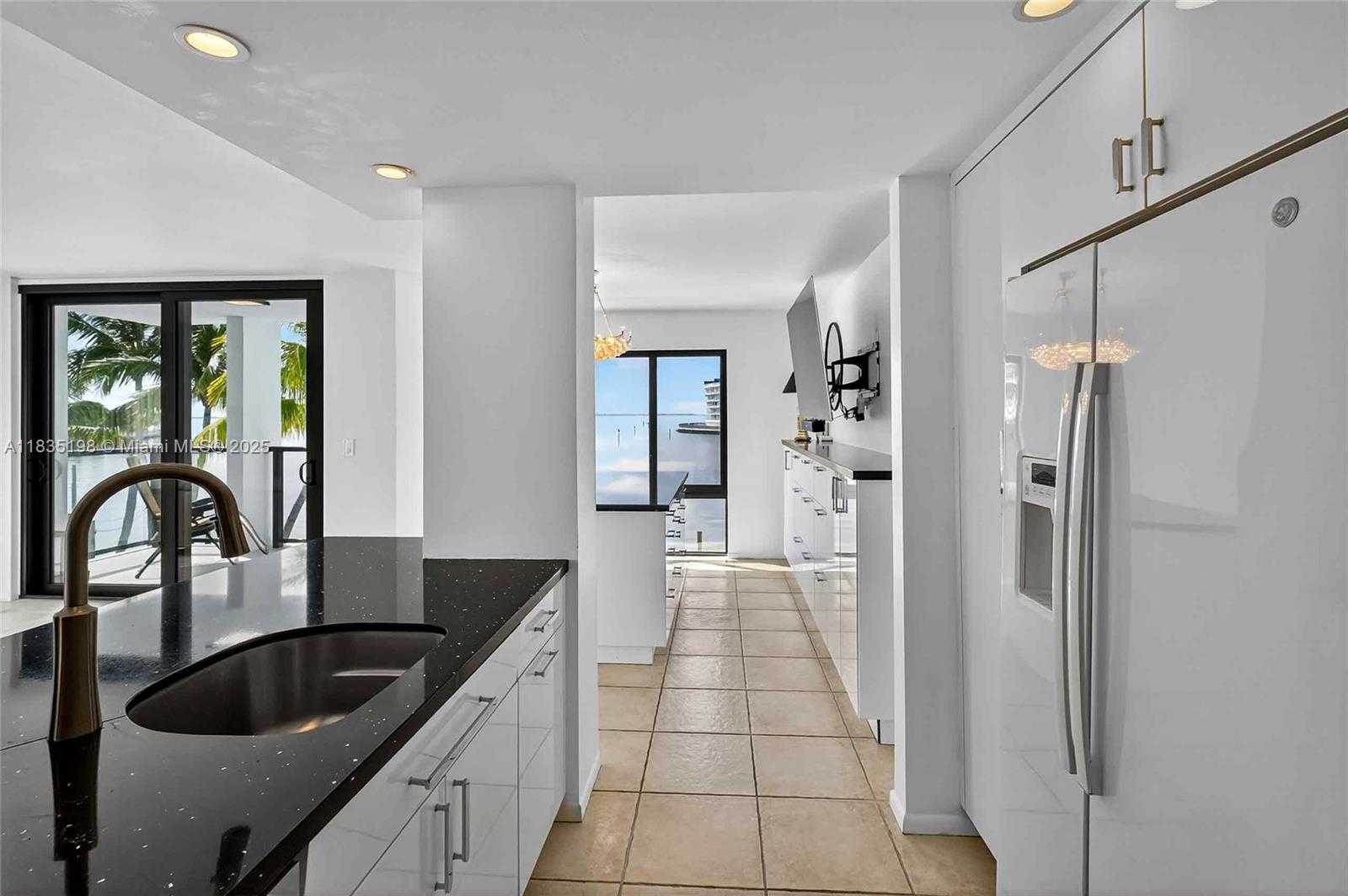 Small Image of 1600 SOUTH BAYSHORE LN #3A, Coconut Grove Number 12