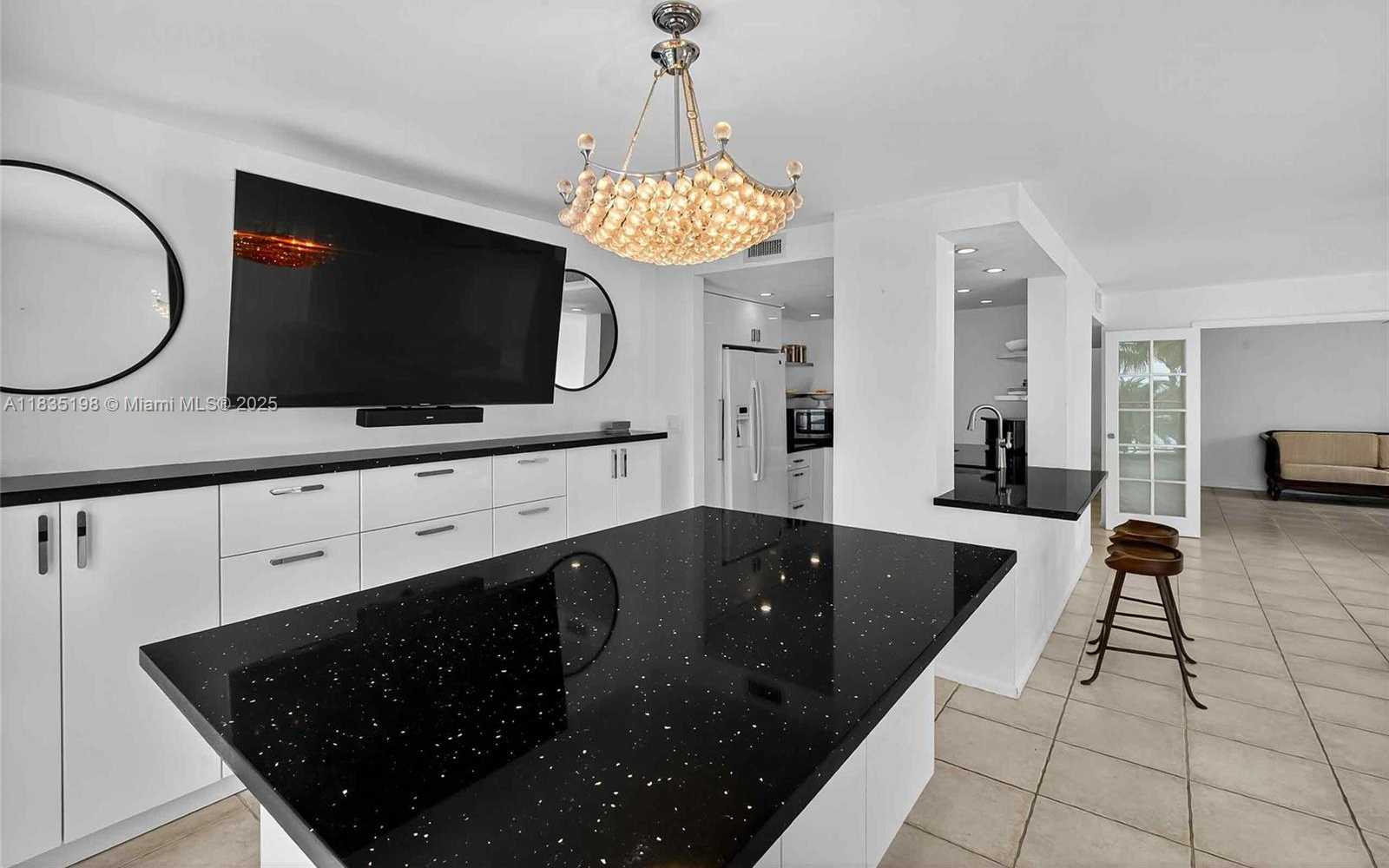 Small Image of 1600 SOUTH BAYSHORE LN #3A, Coconut Grove Number 13
