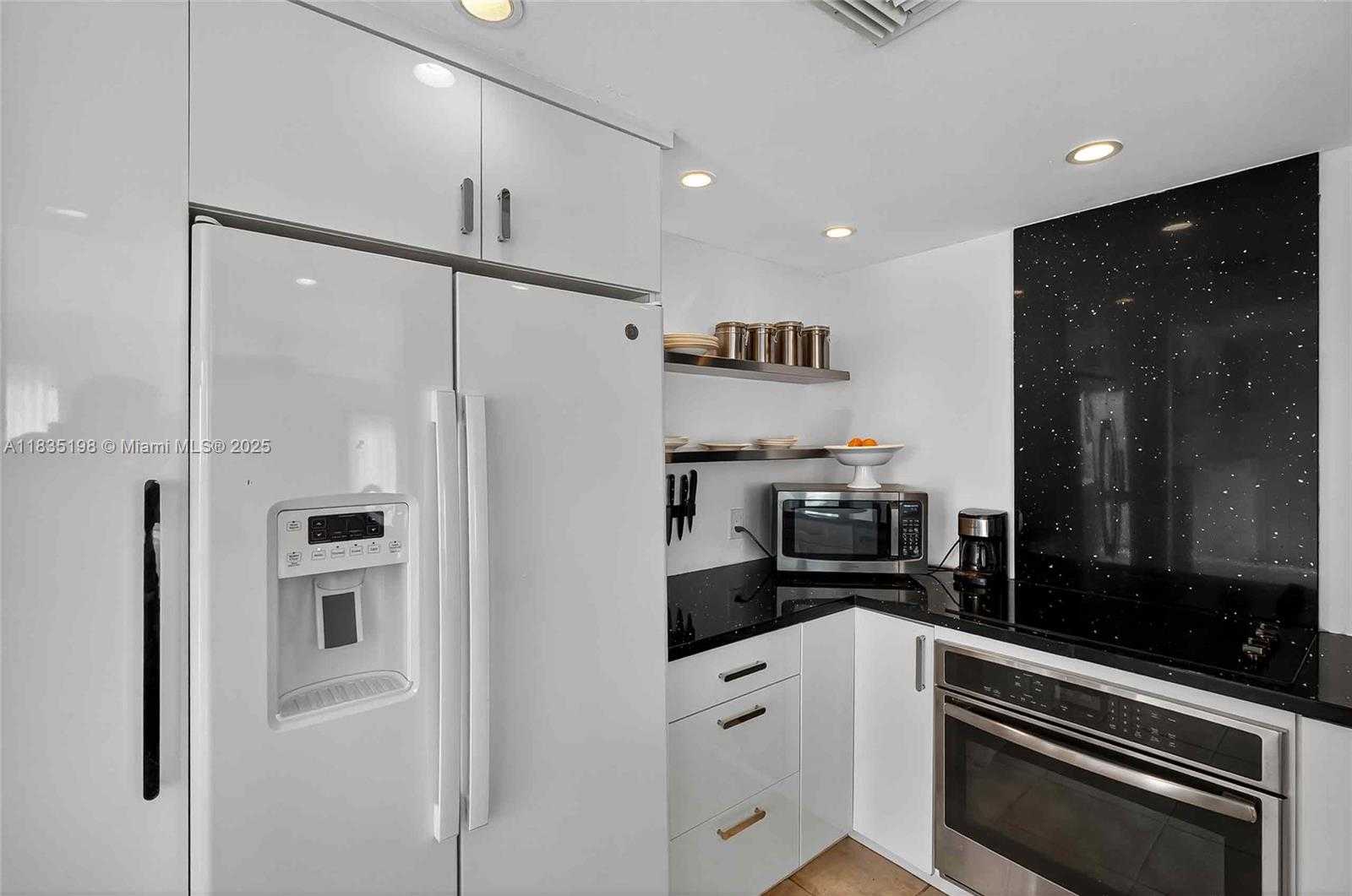 Small Image of 1600 SOUTH BAYSHORE LN #3A, Coconut Grove Number 14