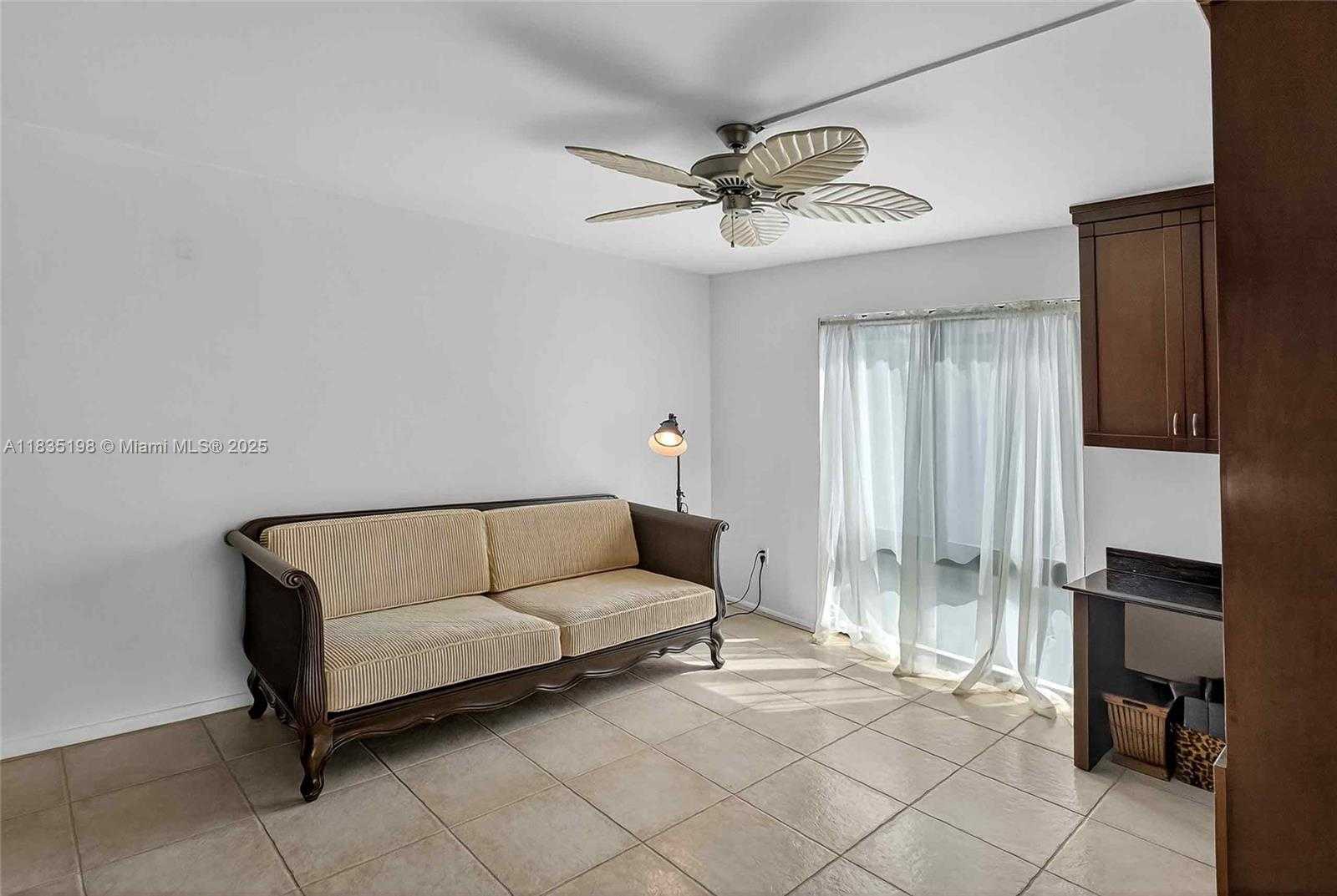 Small Image of 1600 SOUTH BAYSHORE LN #3A, Coconut Grove Number 18