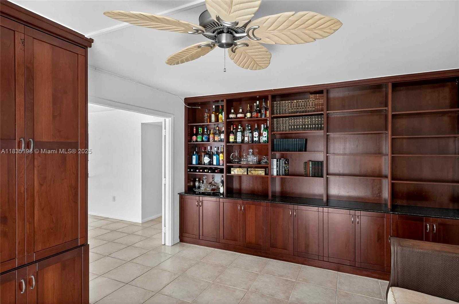 Small Image of 1600 SOUTH BAYSHORE LN #3A, Coconut Grove Number 19