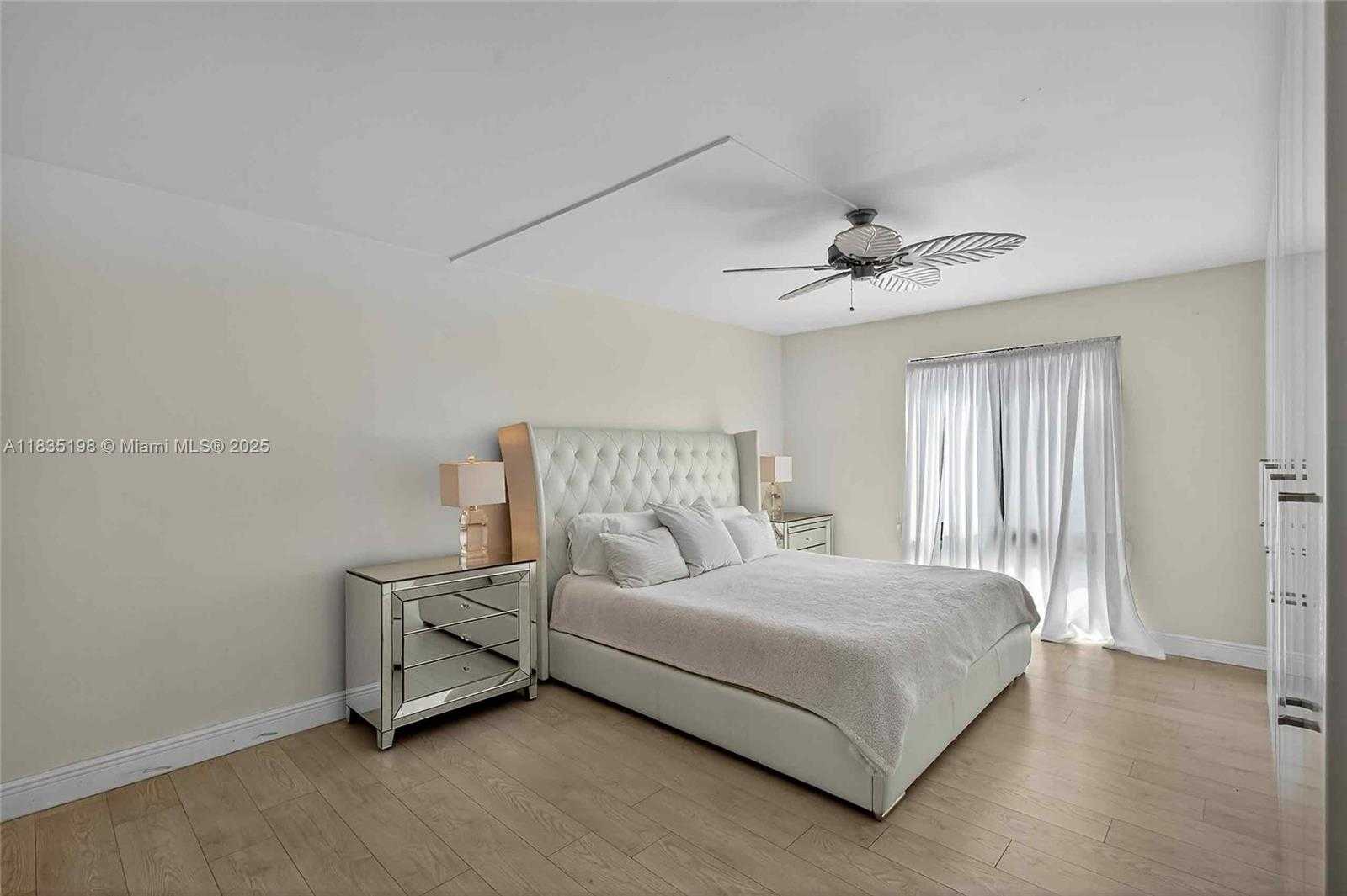 Small Image of 1600 SOUTH BAYSHORE LN #3A, Coconut Grove Number 26