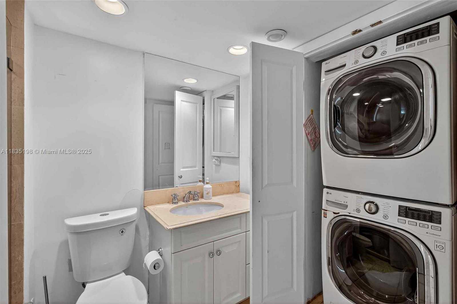 Small Image of 1600 SOUTH BAYSHORE LN #3A, Coconut Grove Number 31