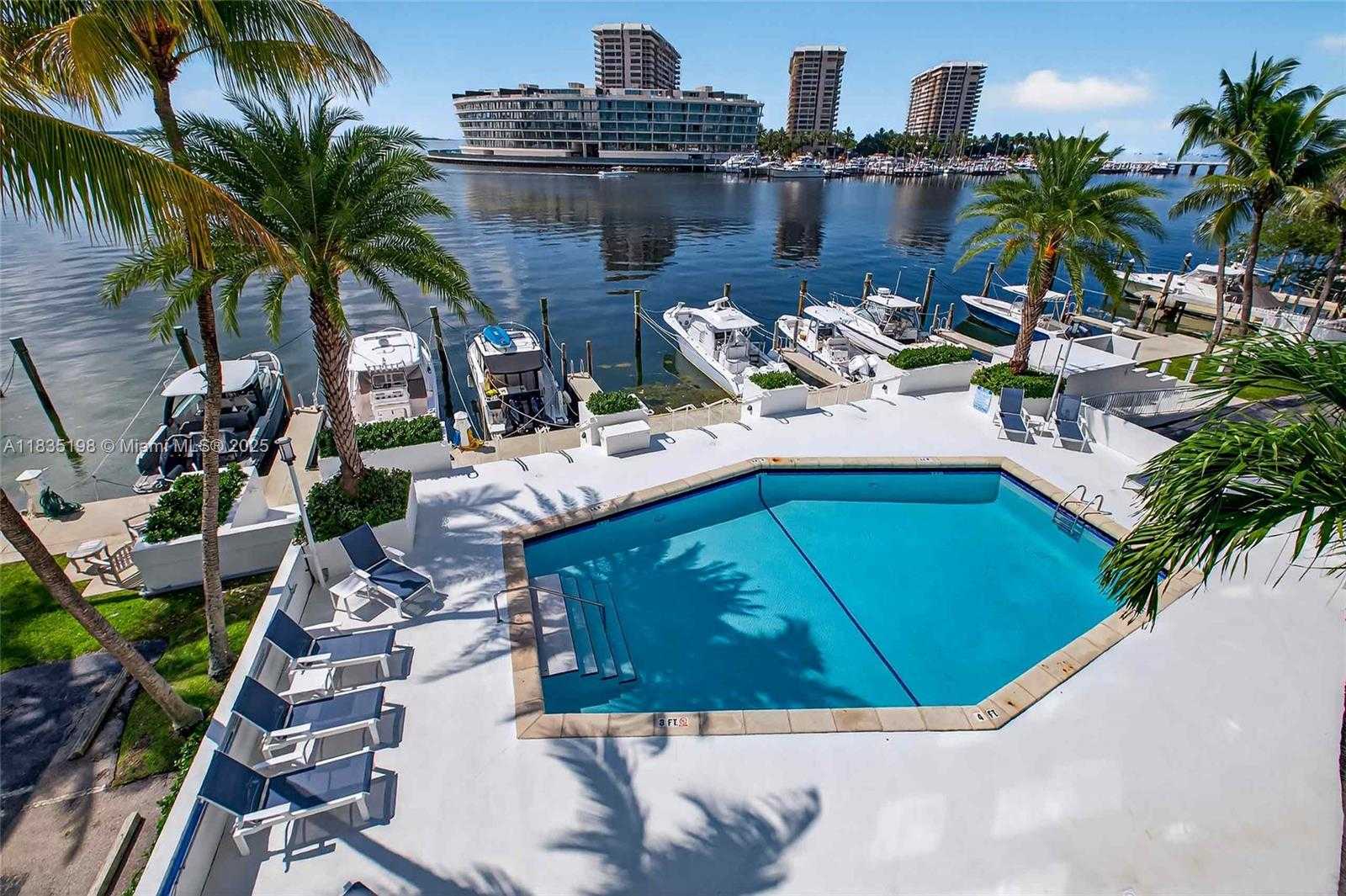 Small Image of 1600 SOUTH BAYSHORE LN #3A, Coconut Grove Number 32