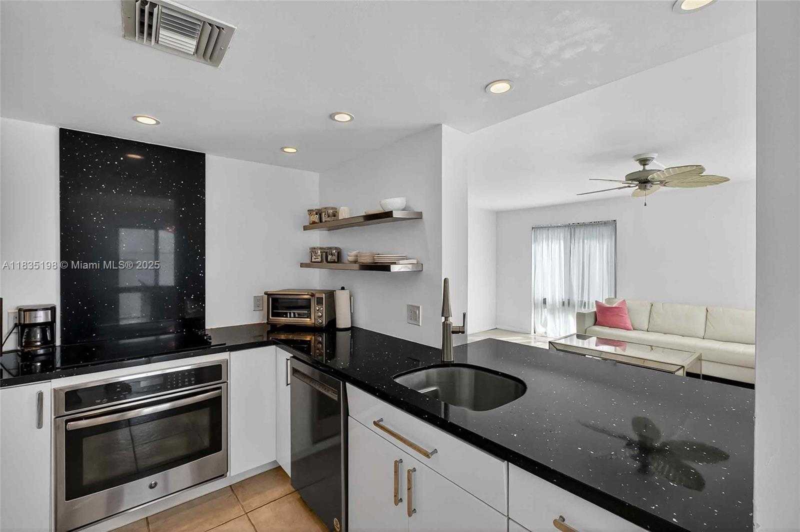 Small Image of 1600 SOUTH BAYSHORE LN #3A, Coconut Grove Number 9