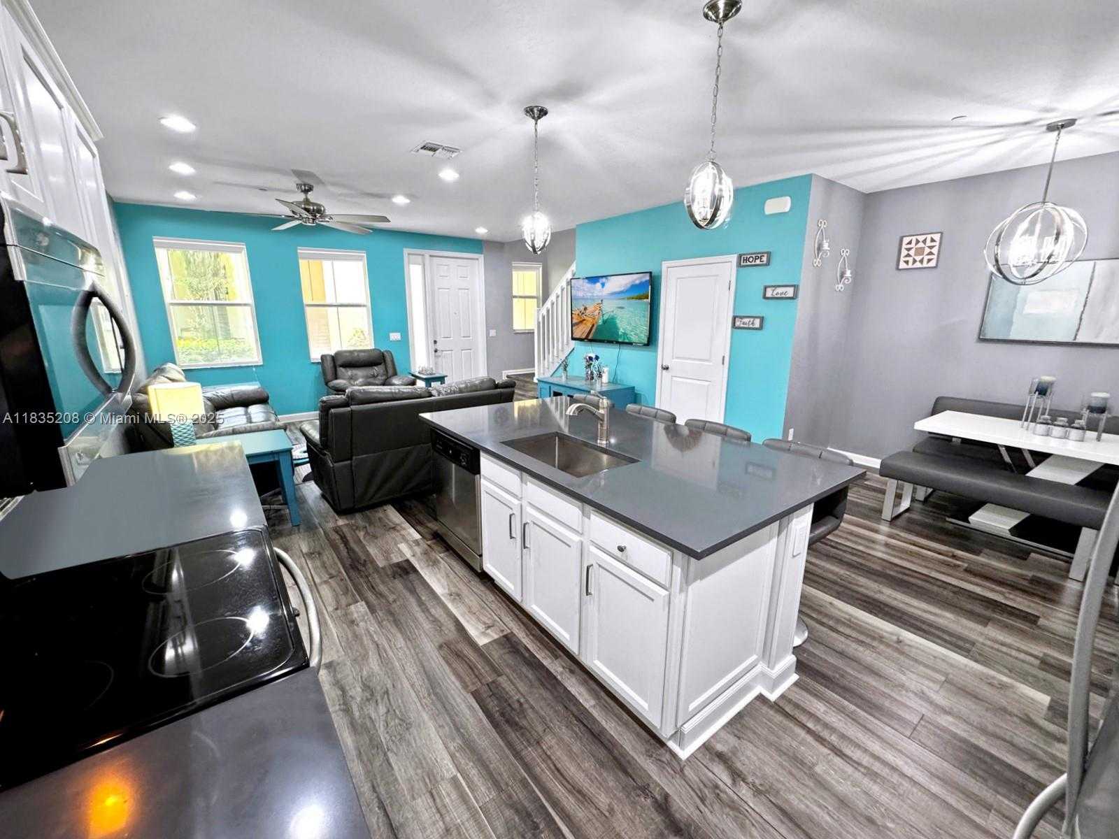 Small Image of 4126 CASCADA CIR, Cooper City Number 10