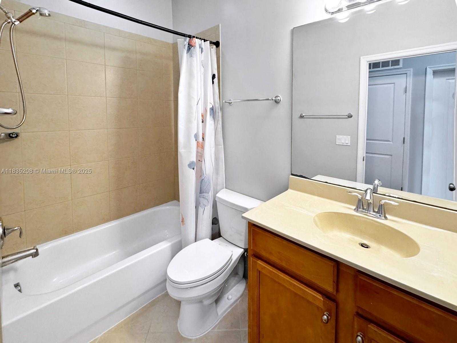 Small Image of 4126 CASCADA CIR, Cooper City Number 31