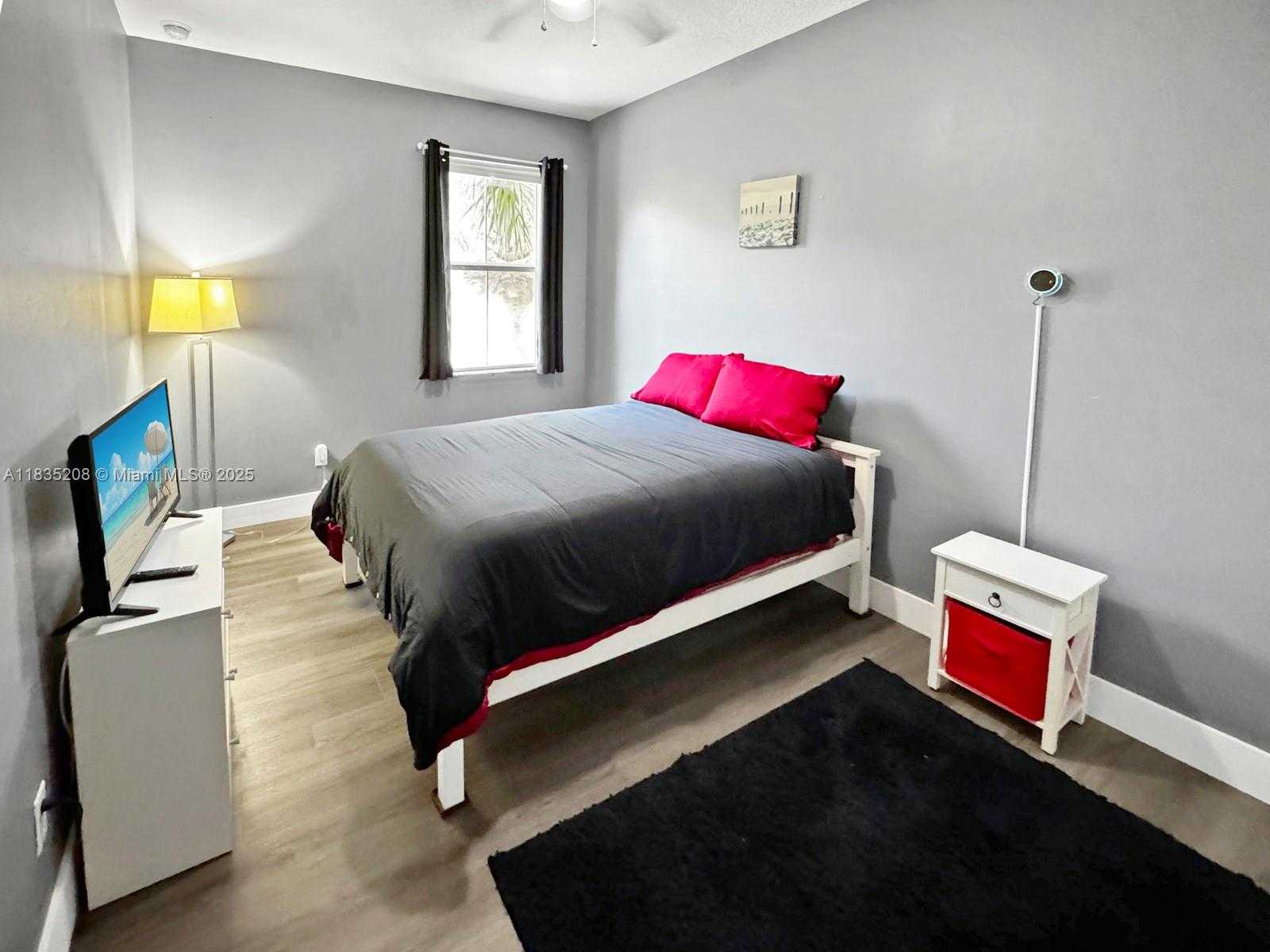 Small Image of 4126 CASCADA CIR, Cooper City Number 32