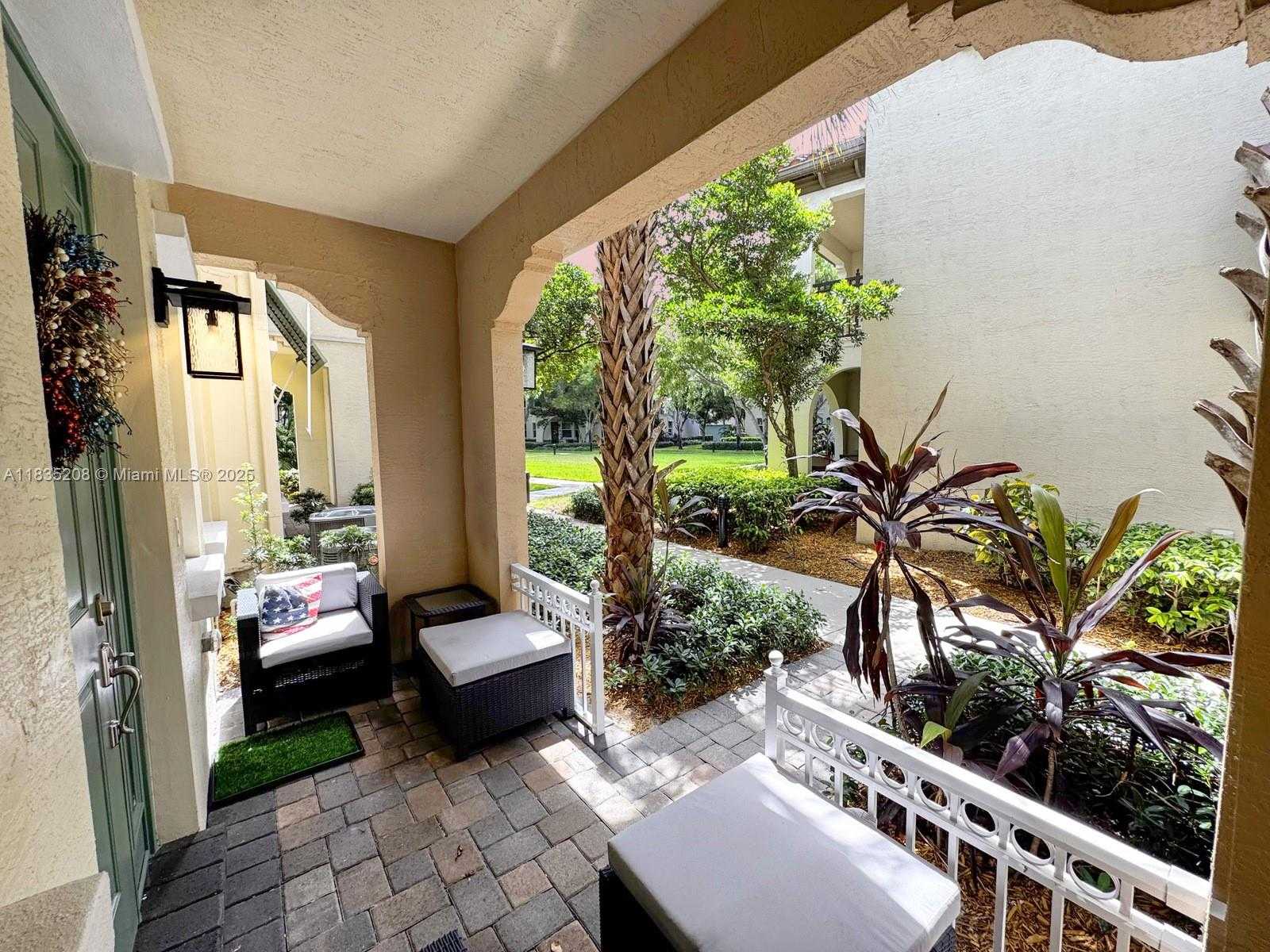 Small Image of 4126 CASCADA CIR, Cooper City Number 34