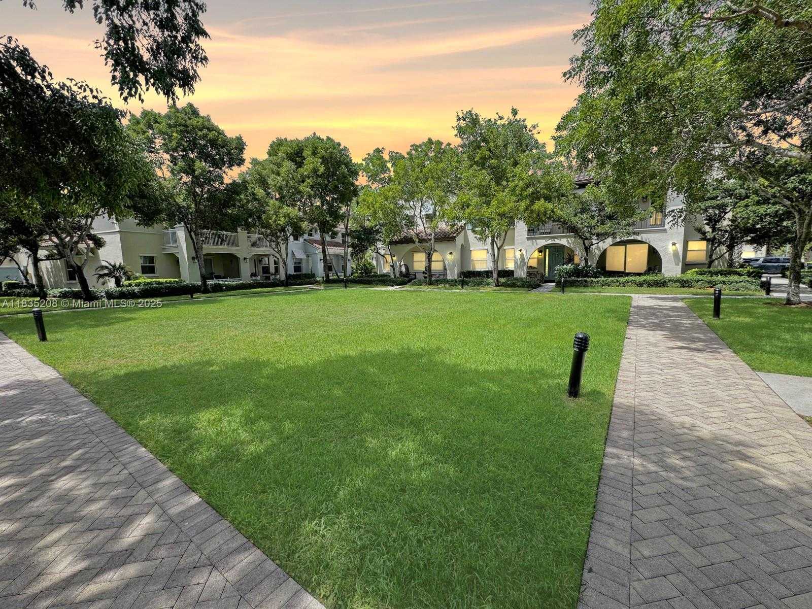 Small Image of 4126 CASCADA CIR, Cooper City Number 37