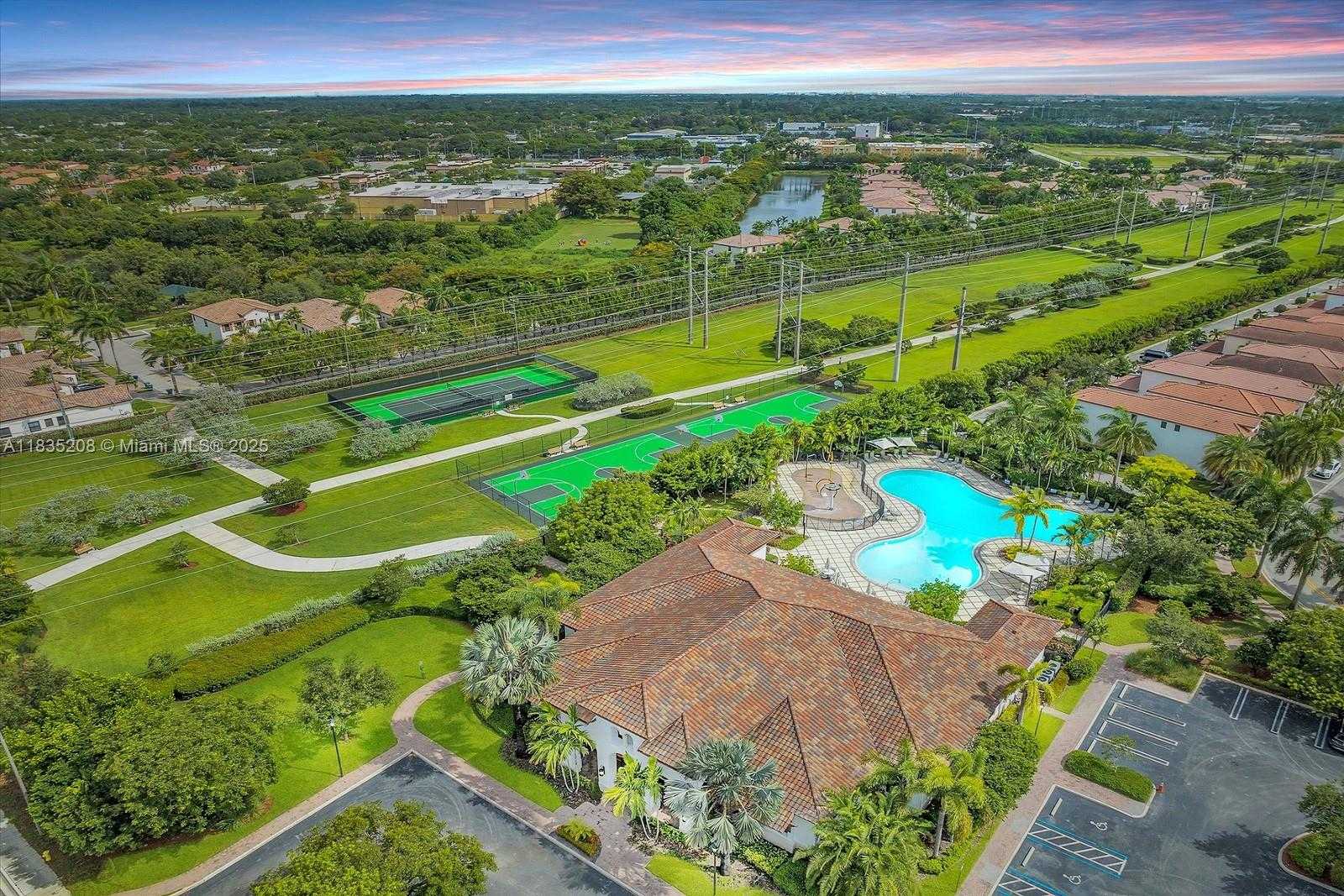 Small Image of 4126 CASCADA CIR, Cooper City Number 55