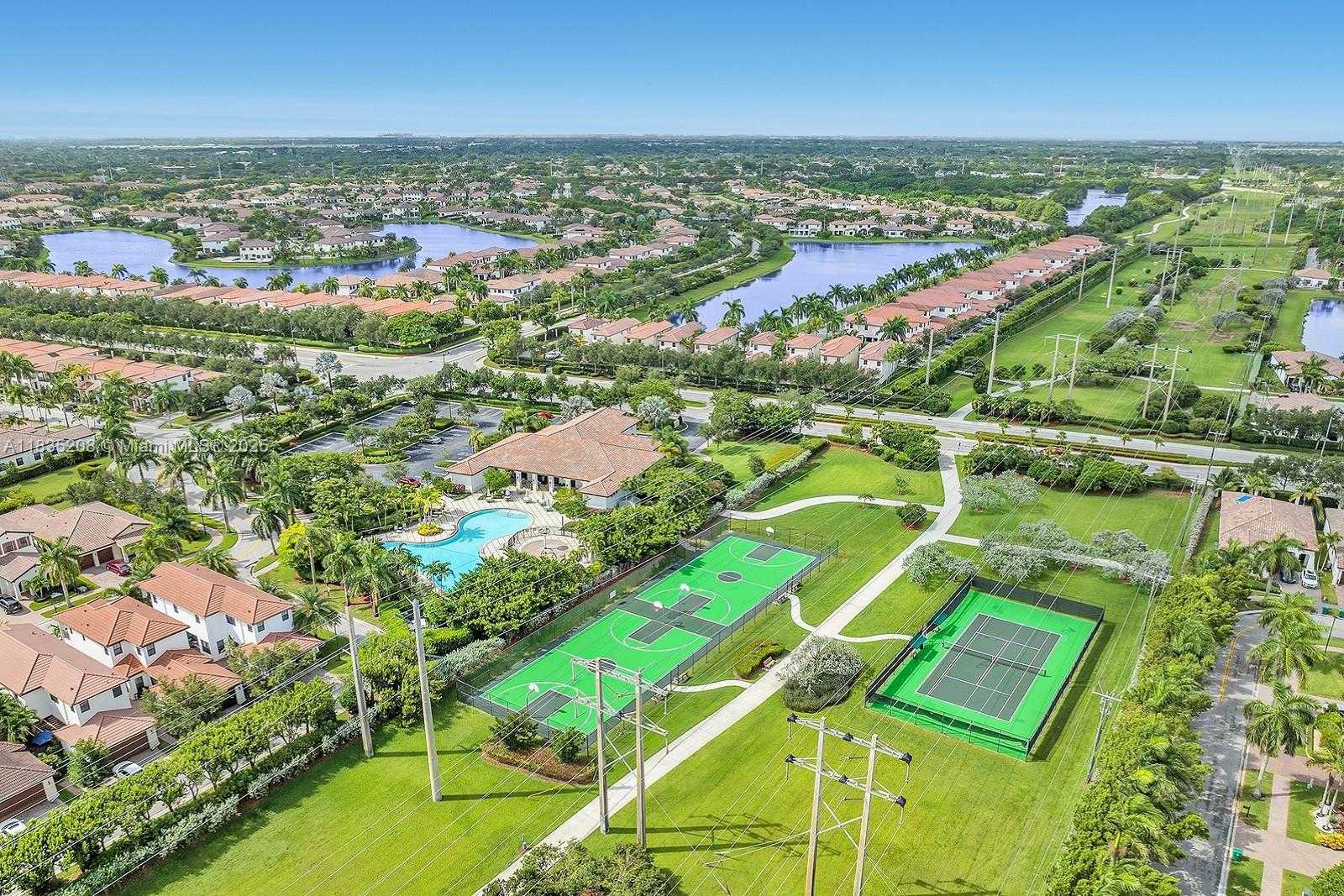 Small Image of 4126 CASCADA CIR, Cooper City Number 56