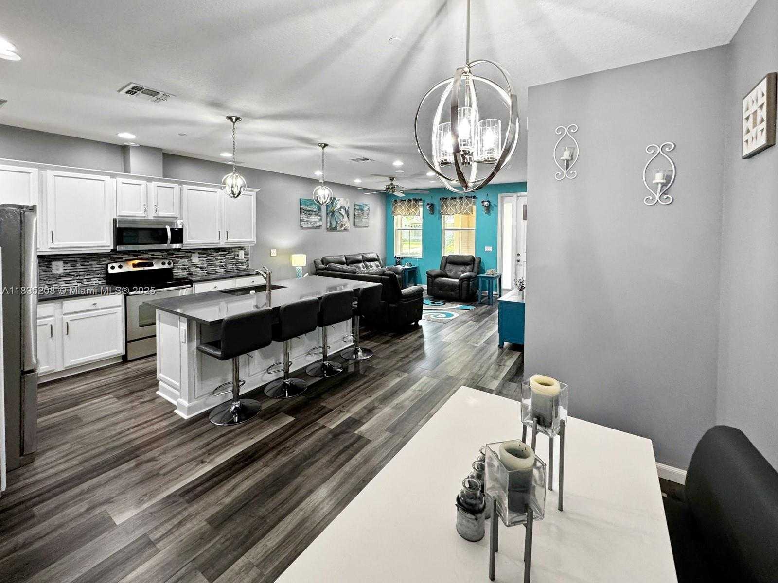 Small Image of 4126 CASCADA CIR, Cooper City Number 9
