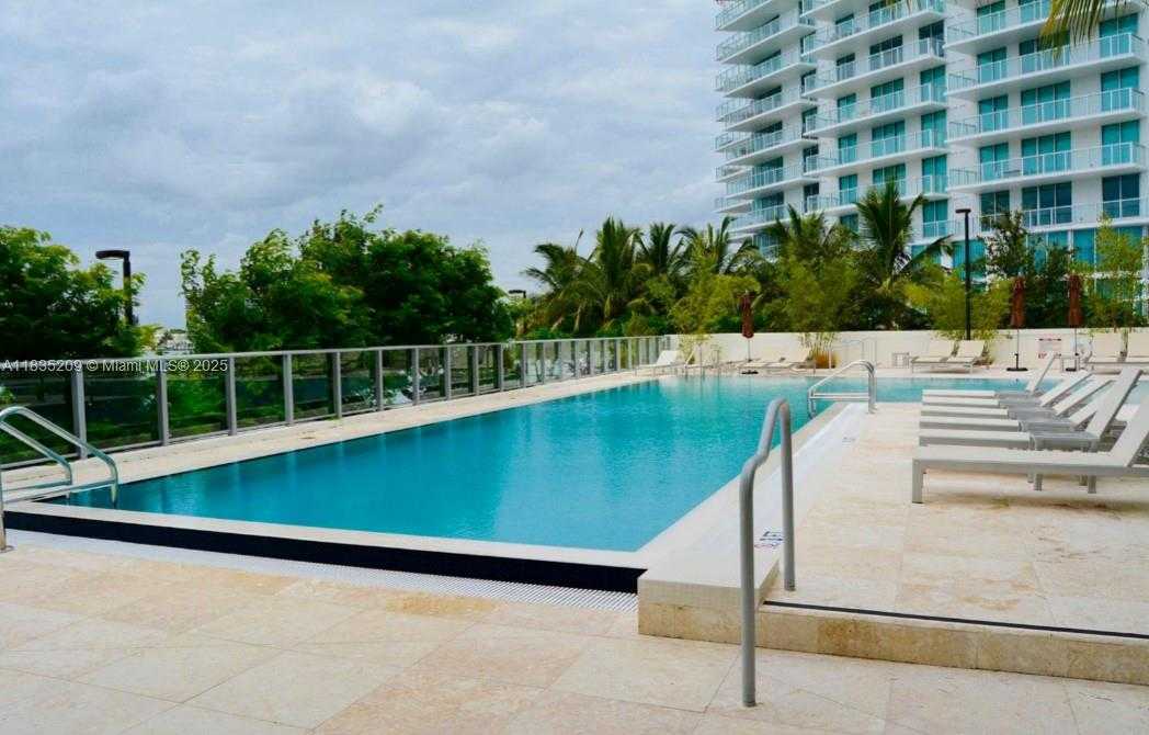 Small Image of 6620 INDIAN CREEK DR #607, Miami Number 21