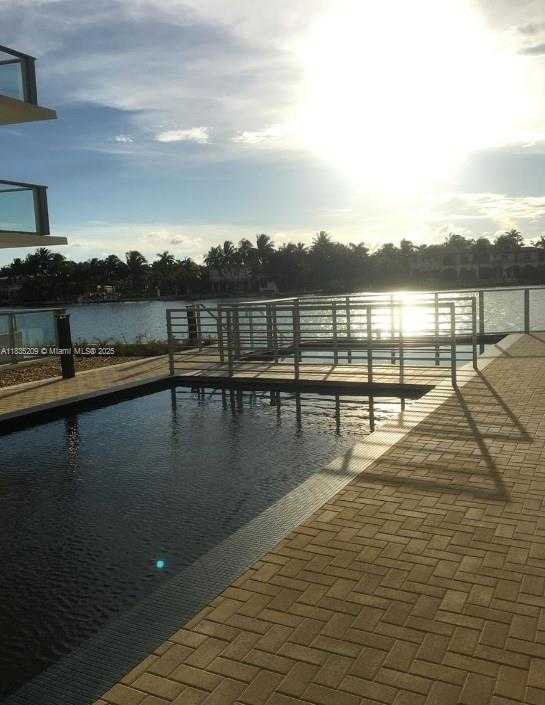 Small Image of 6620 INDIAN CREEK DR #607, Miami Number 32