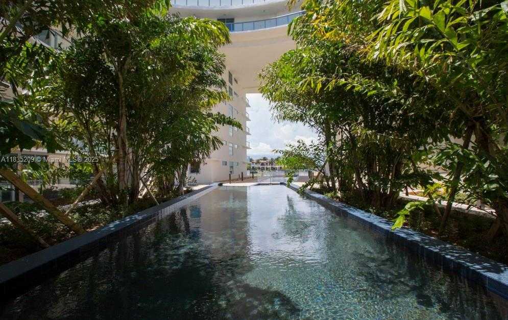 Small Image of 6620 INDIAN CREEK DR #607, Miami Number 33