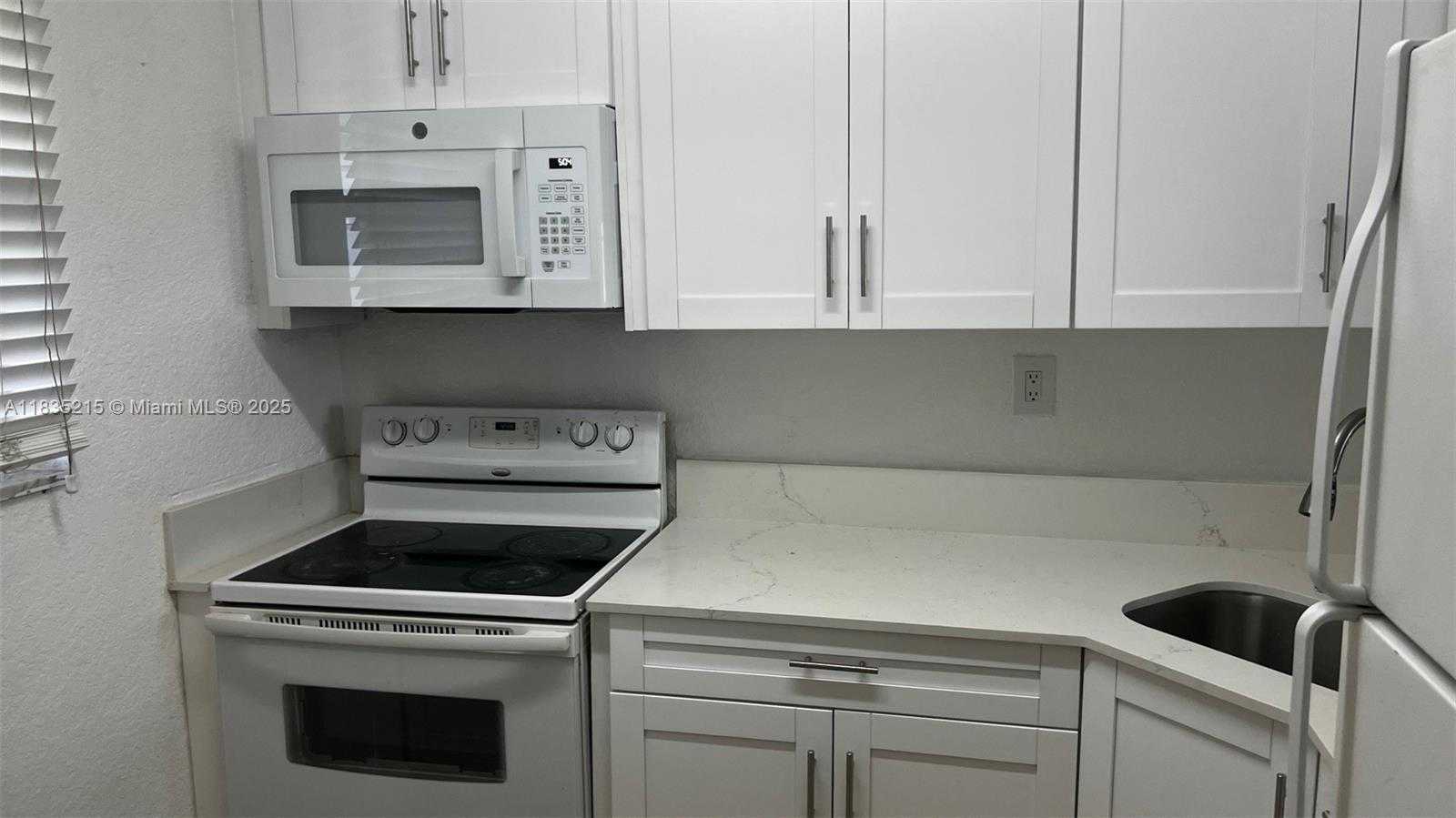 Small Image of 17255 SOUTH WEST 95TH AVE #202, Palmetto Bay Number 3