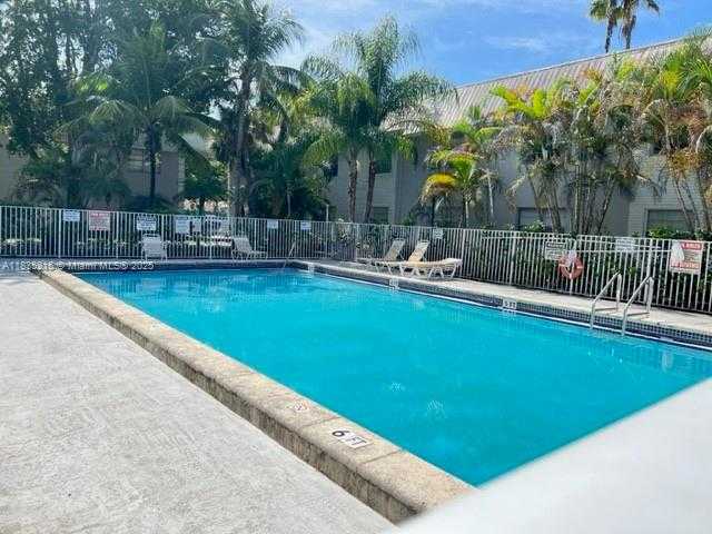 Small Image of 17255 SOUTH WEST 95TH AVE #202, Palmetto Bay Number 6