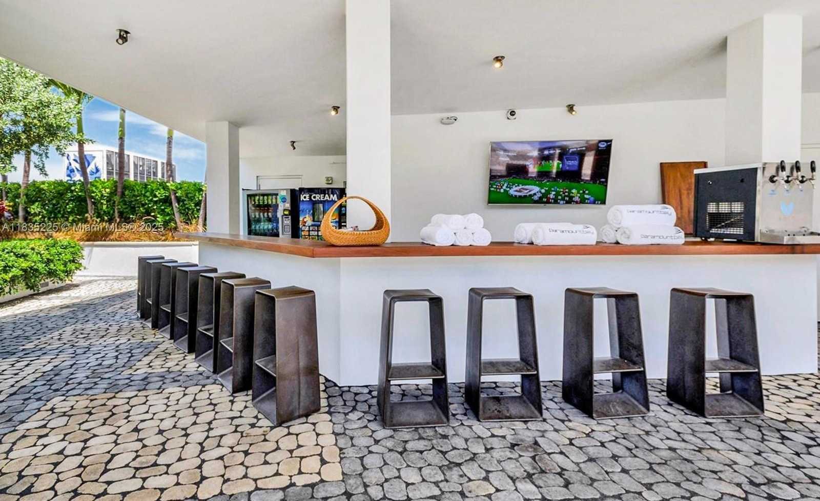 Small Image of 2020 NORTH BAYSHORE DR #2801, Miami Number 27