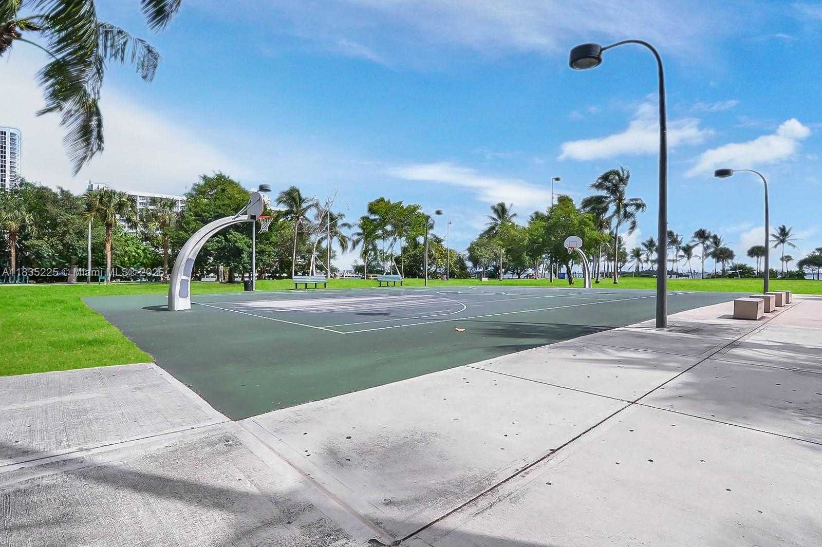 Small Image of 2020 NORTH BAYSHORE DR #2801, Miami Number 34