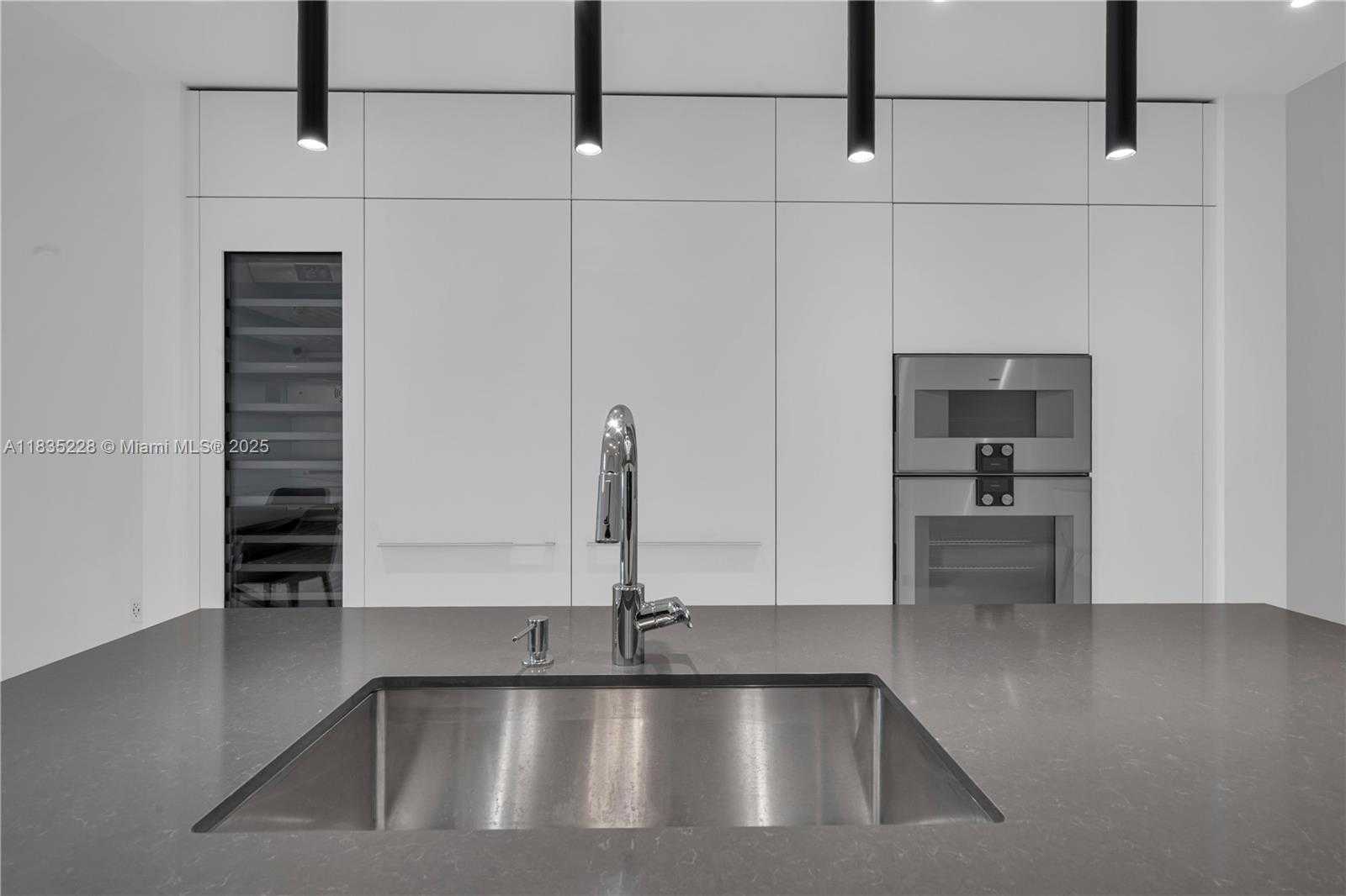Small Image of 300 BISCAYNE BOULEVARD WAY #2804 #2804, Miami Number 18