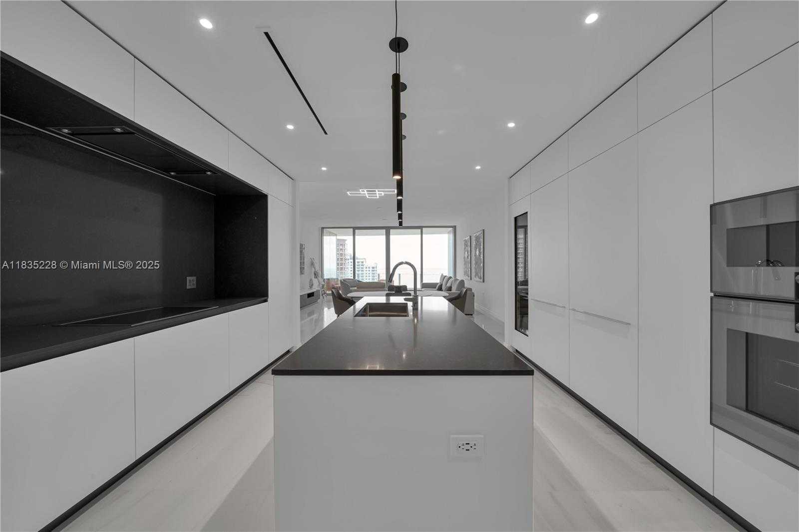 Small Image of 300 BISCAYNE BOULEVARD WAY #2804 #2804, Miami Number 19