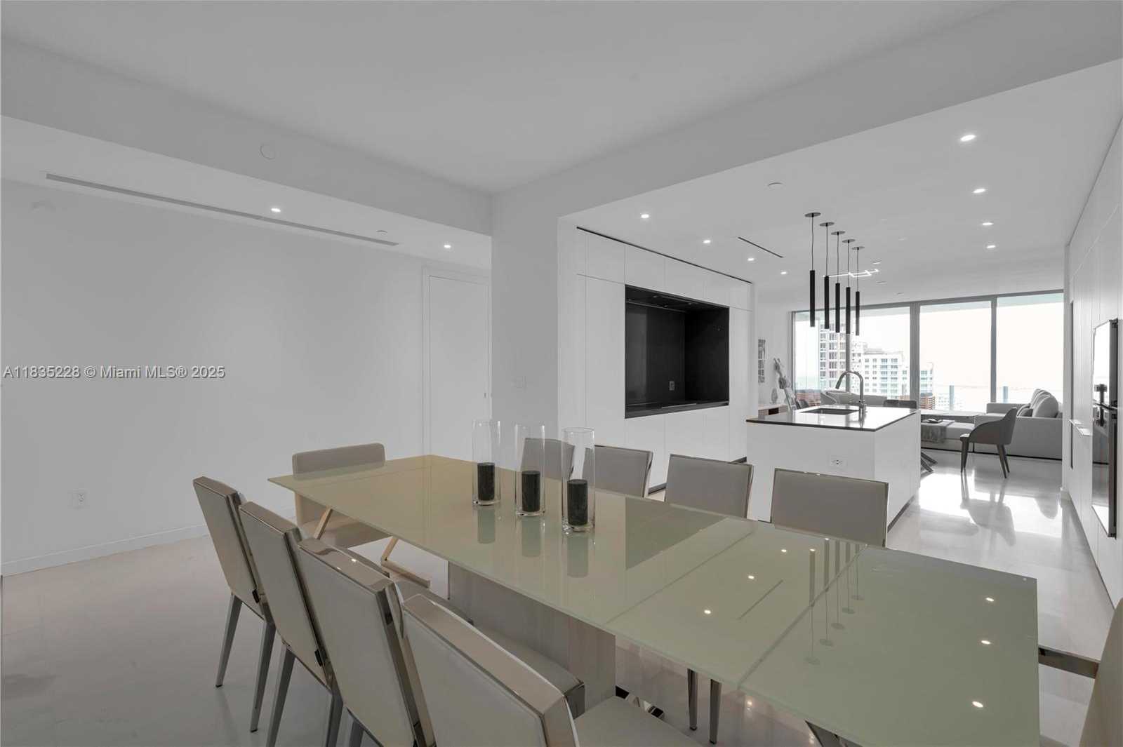 Small Image of 300 BISCAYNE BOULEVARD WAY #2804 #2804, Miami Number 20