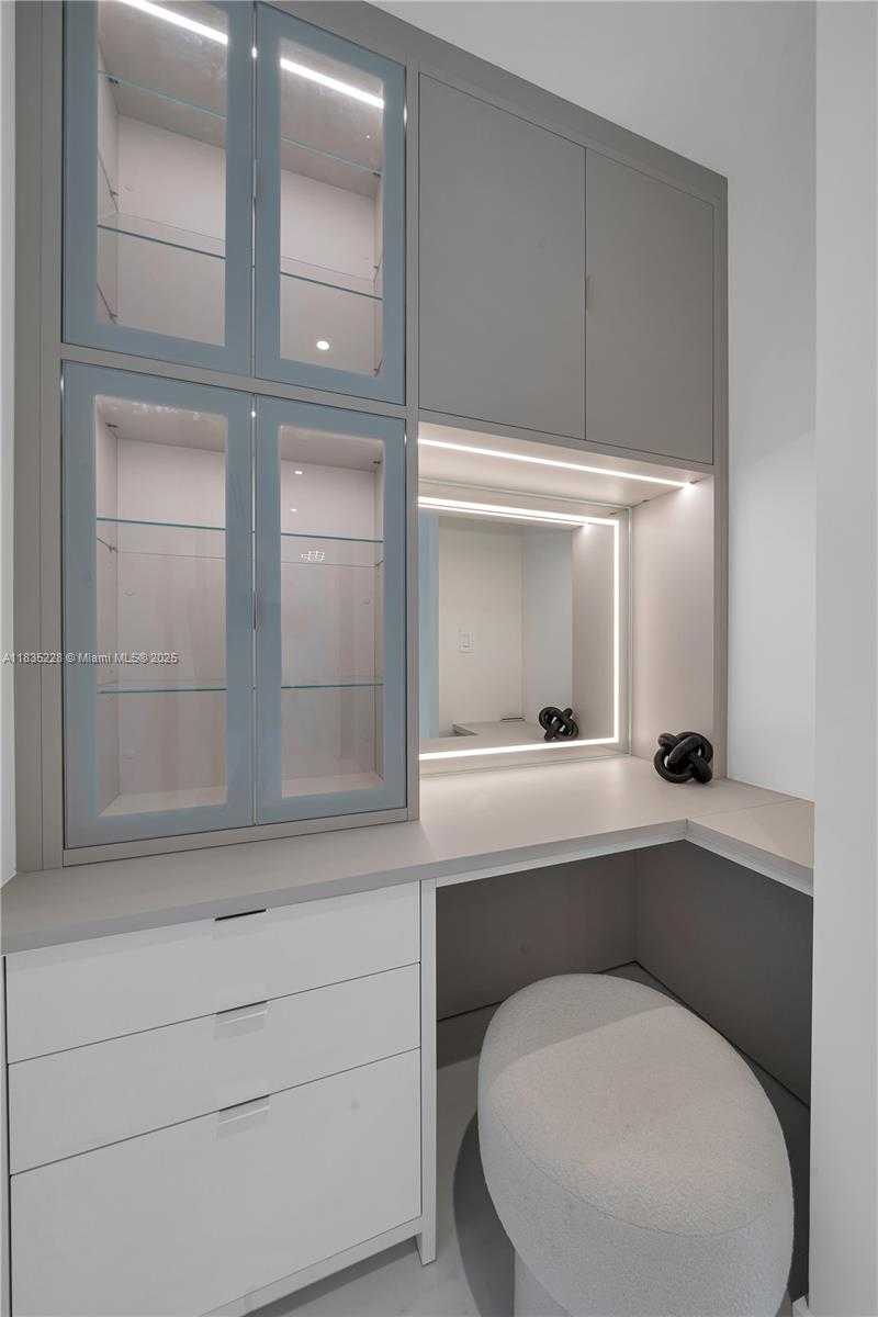Small Image of 300 BISCAYNE BOULEVARD WAY #2804 #2804, Miami Number 25