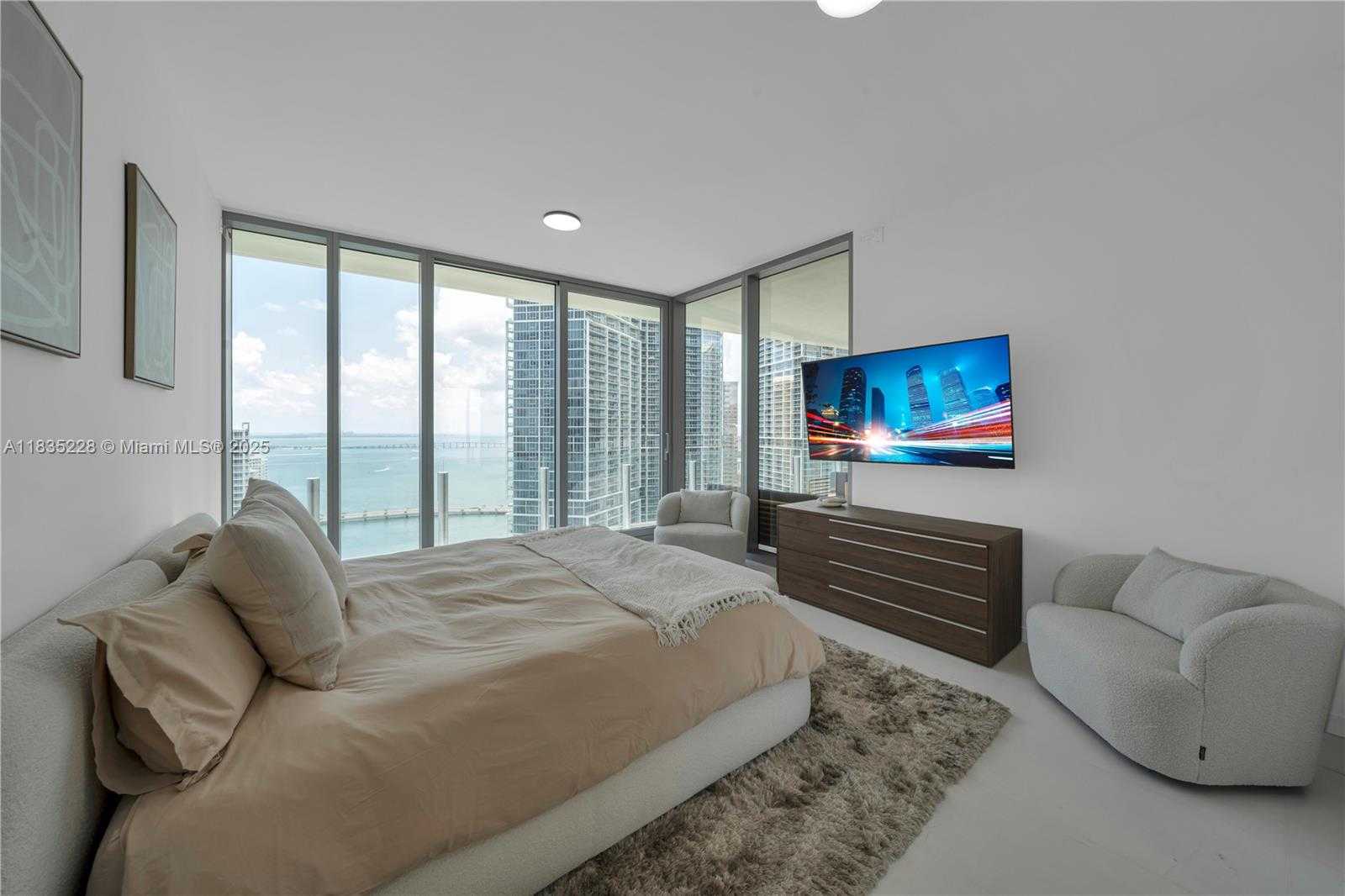 Small Image of 300 BISCAYNE BOULEVARD WAY #2804 #2804, Miami Number 28