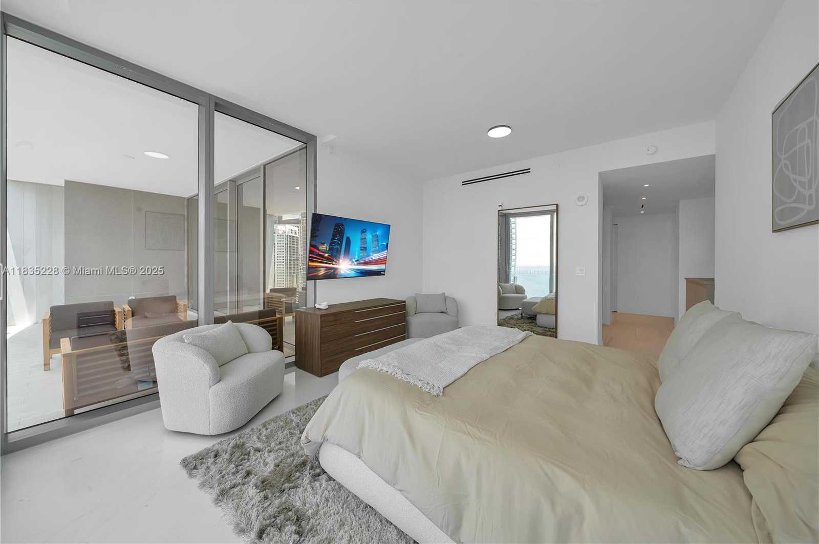 Small Image of 300 BISCAYNE BOULEVARD WAY #2804 #2804, Miami Number 31
