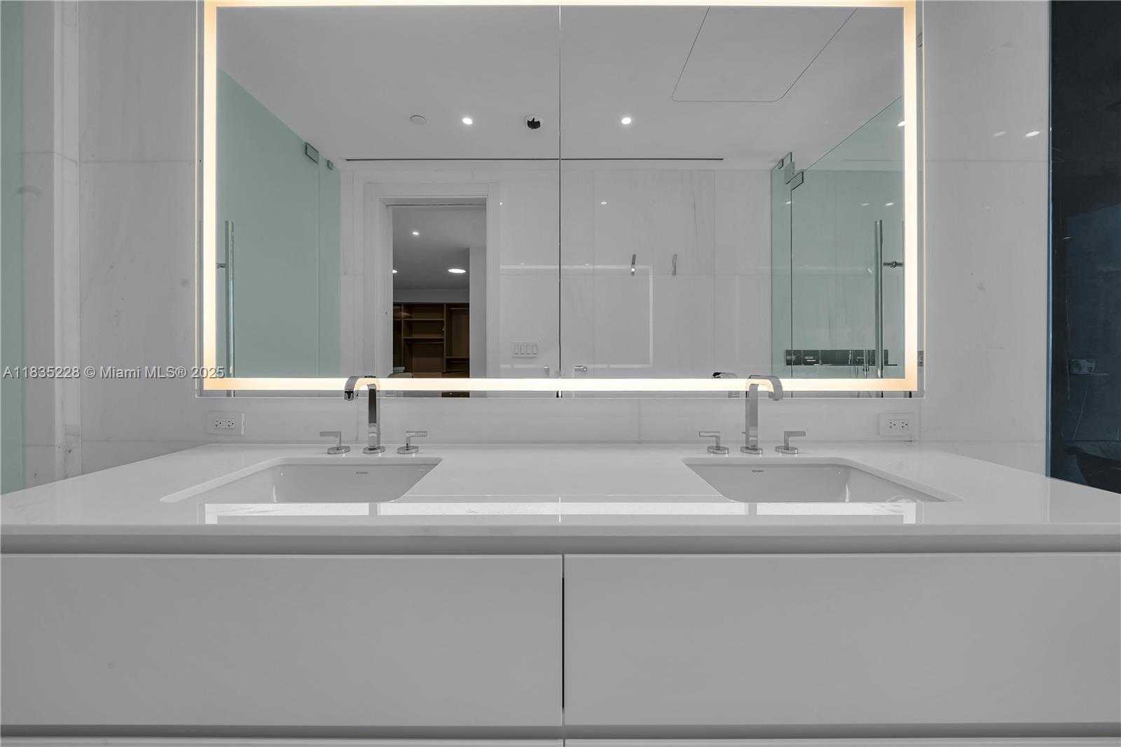 Small Image of 300 BISCAYNE BOULEVARD WAY #2804 #2804, Miami Number 33