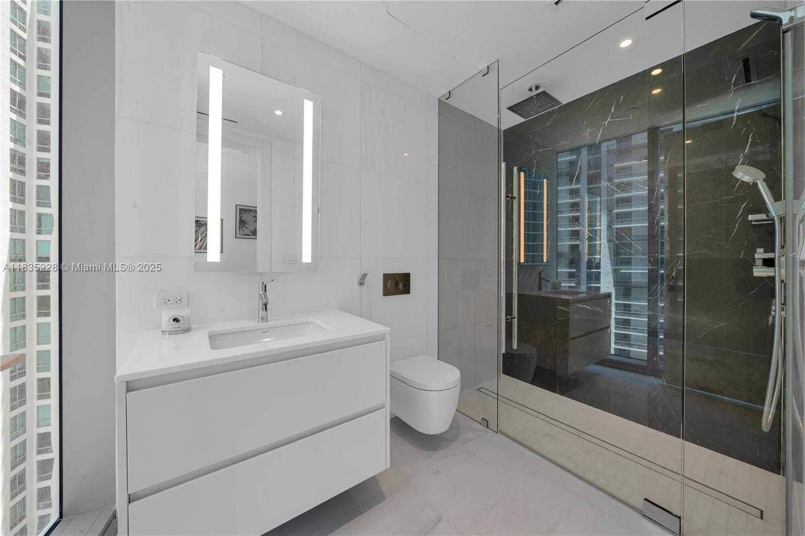 Small Image of 300 BISCAYNE BOULEVARD WAY #2804 #2804, Miami Number 43
