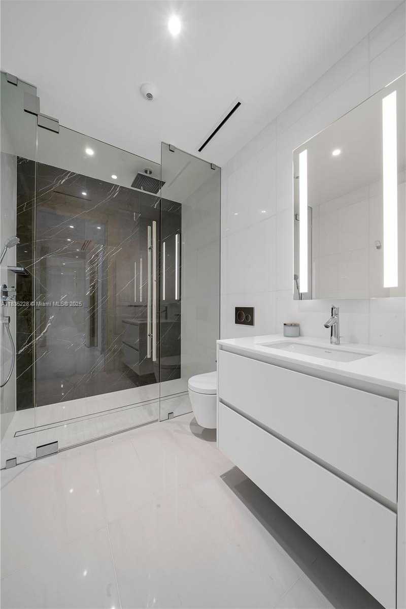 Small Image of 300 BISCAYNE BOULEVARD WAY #2804 #2804, Miami Number 48
