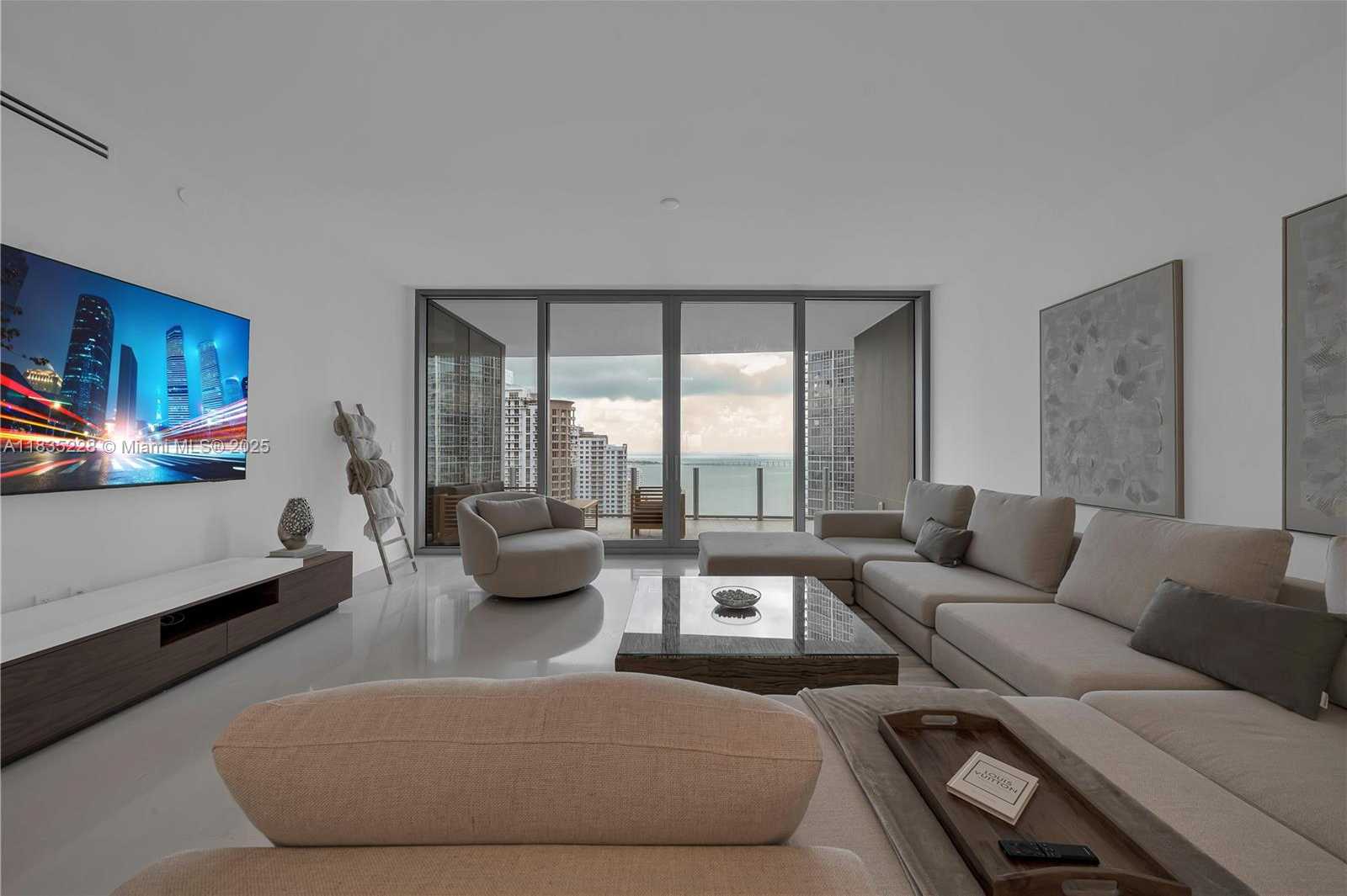 Small Image of 300 BISCAYNE BOULEVARD WAY #2804 #2804, Miami Number 5