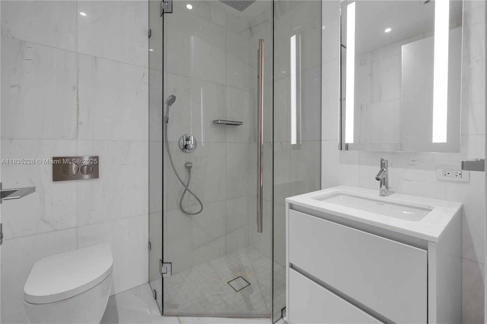Small Image of 300 BISCAYNE BOULEVARD WAY #2804 #2804, Miami Number 50
