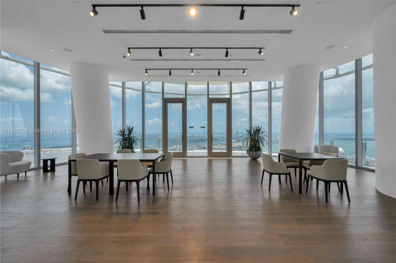 Small Image of 300 BISCAYNE BOULEVARD WAY #2804 #2804, Miami Number 54