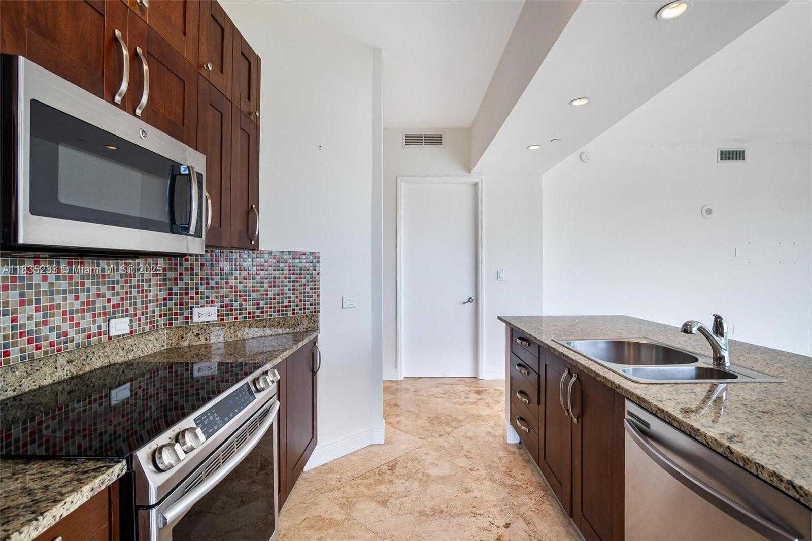 Small Image of 20000 EAST COUNTRY CLUB DR #TS02, Aventura Number 16