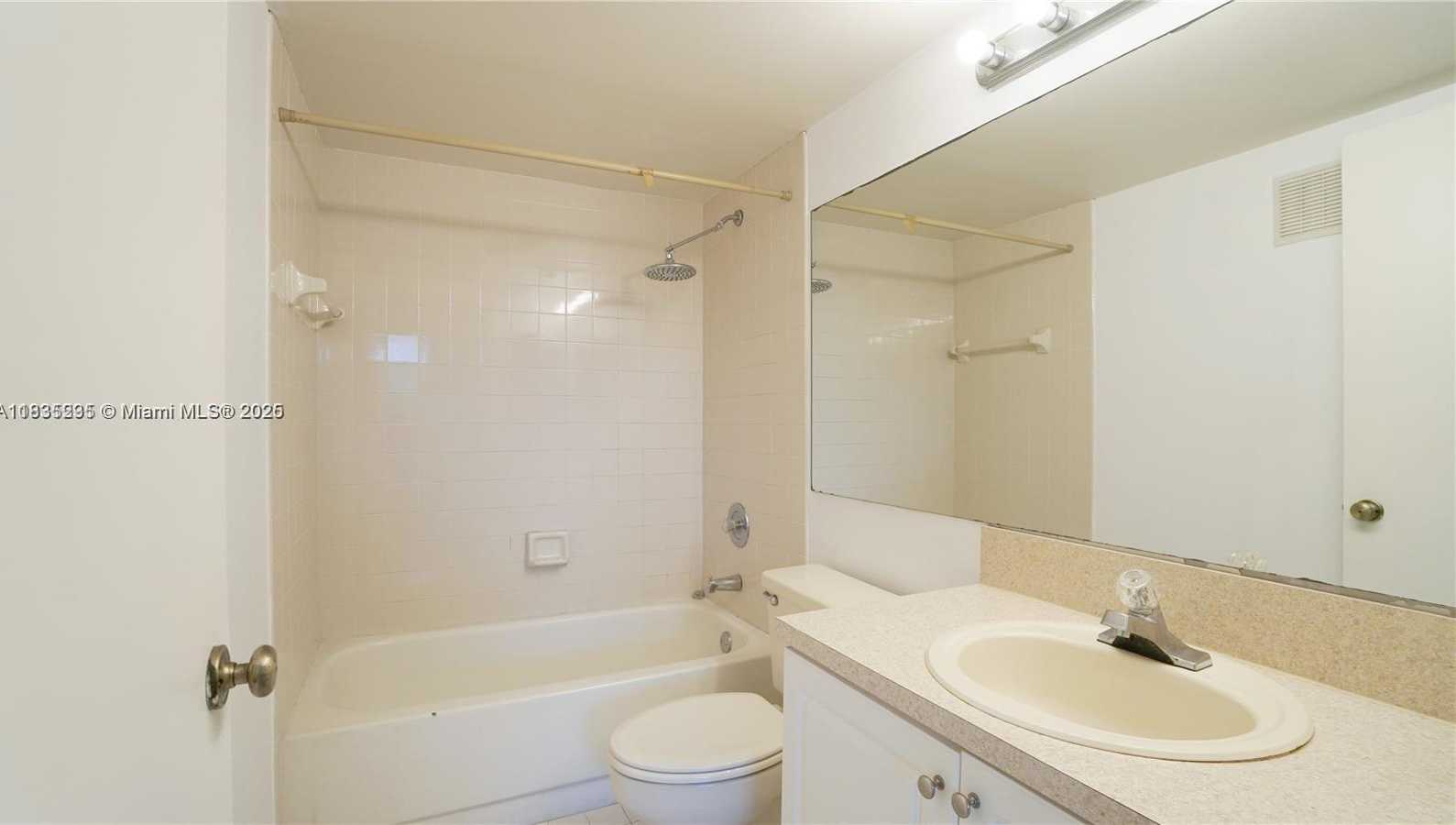 Small Image of 8100 GENEVA CT #343, Doral Number 18