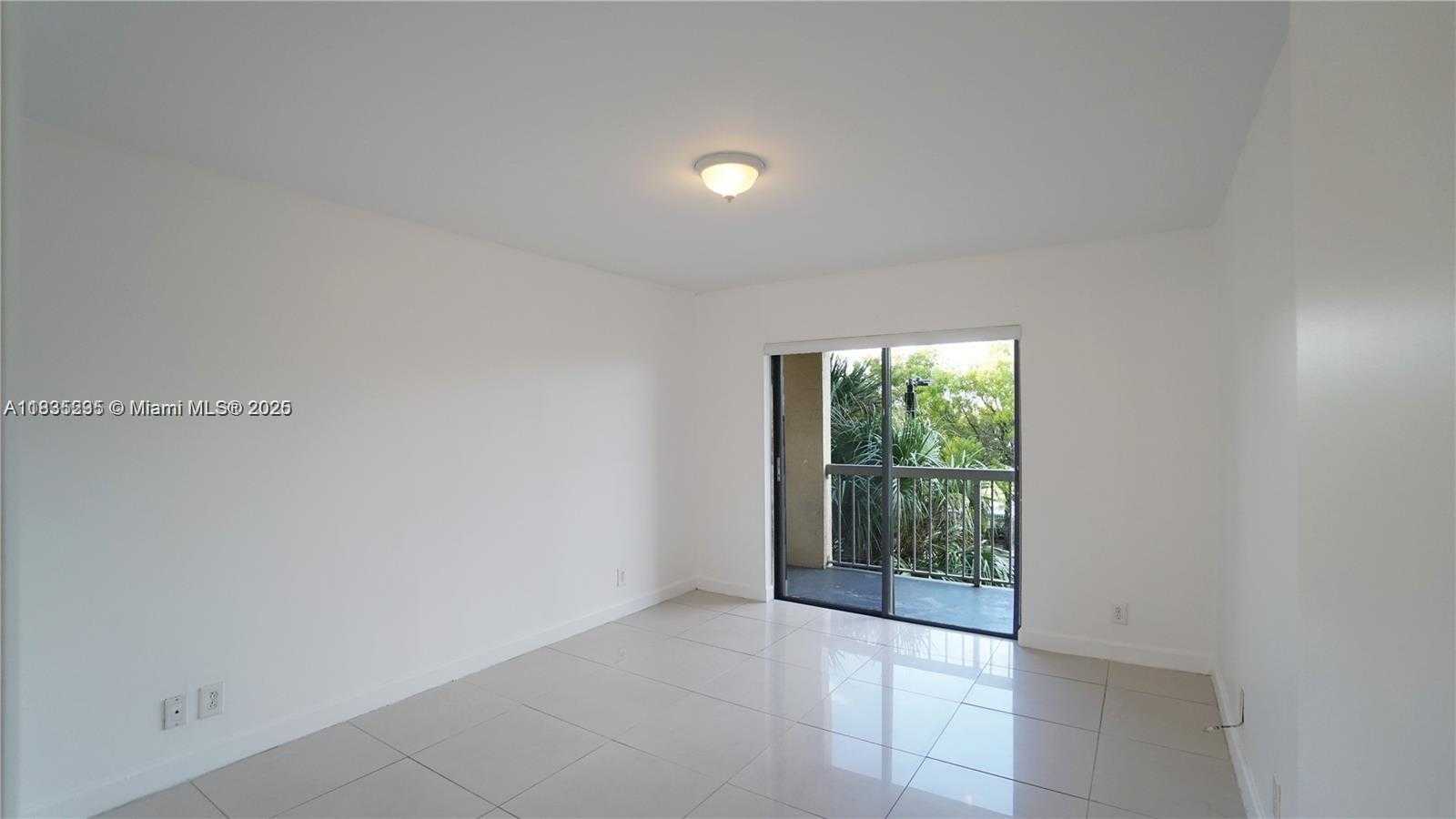Small Image of 8100 GENEVA CT #343, Doral Number 8