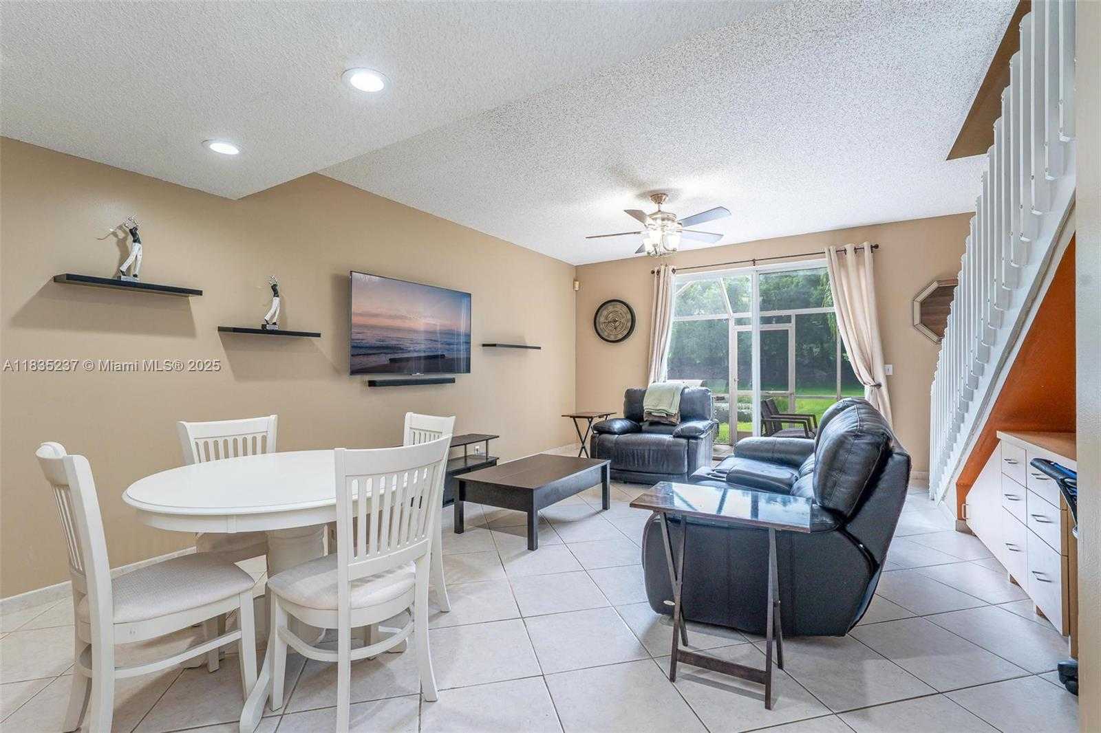 Small Image of 1528 VERACRUZ LN #4-3, Weston Number 10