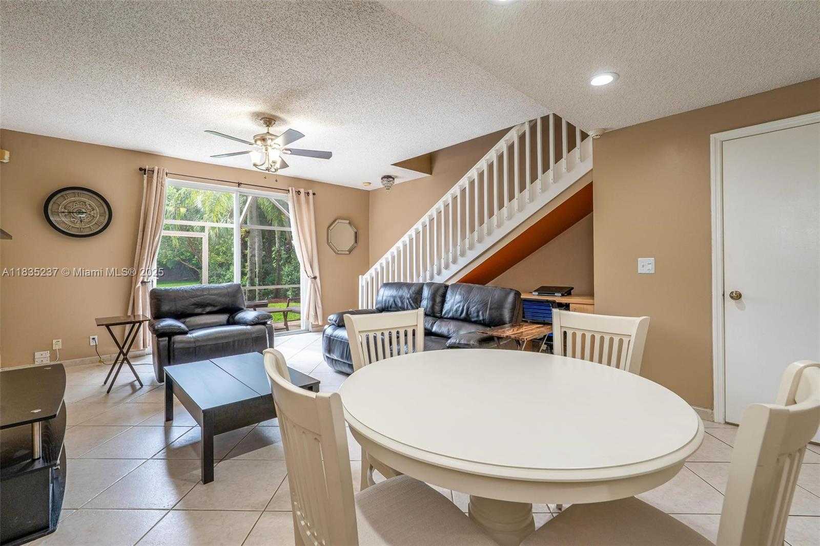 Small Image of 1528 VERACRUZ LN #4-3, Weston Number 12