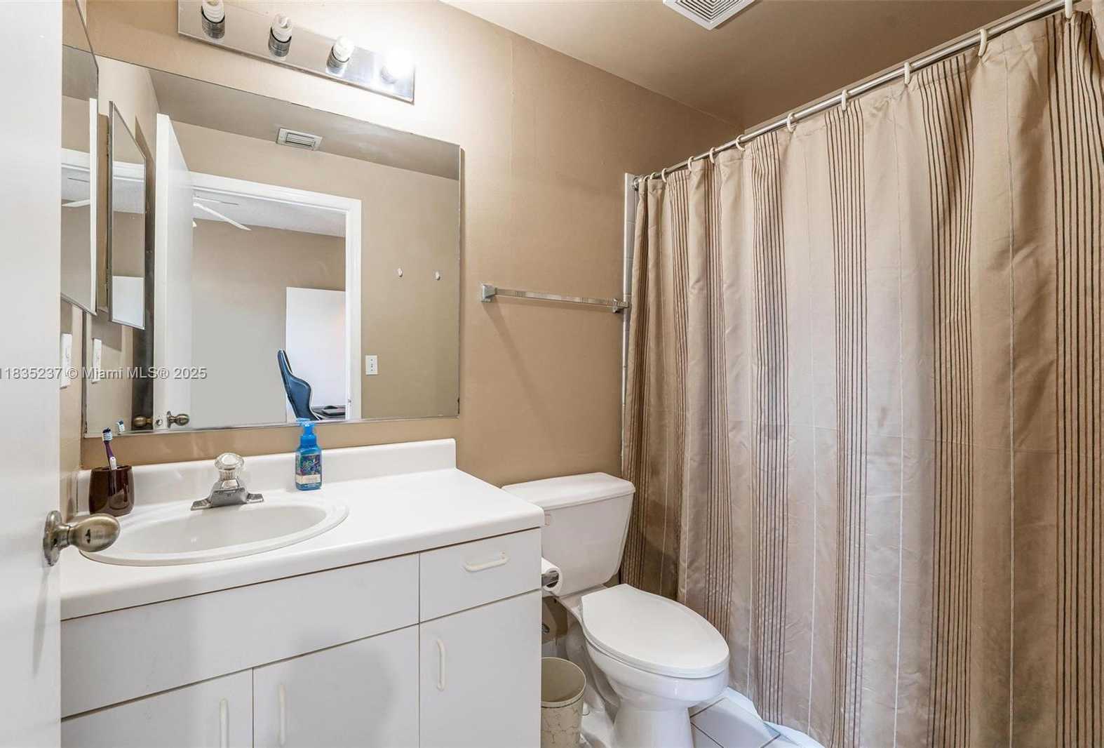 Small Image of 1528 VERACRUZ LN #4-3, Weston Number 14