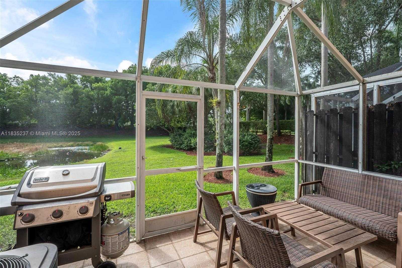 Small Image of 1528 VERACRUZ LN #4-3, Weston Number 19