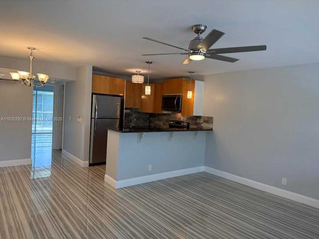 Small Image of West Palm Beach Number 3